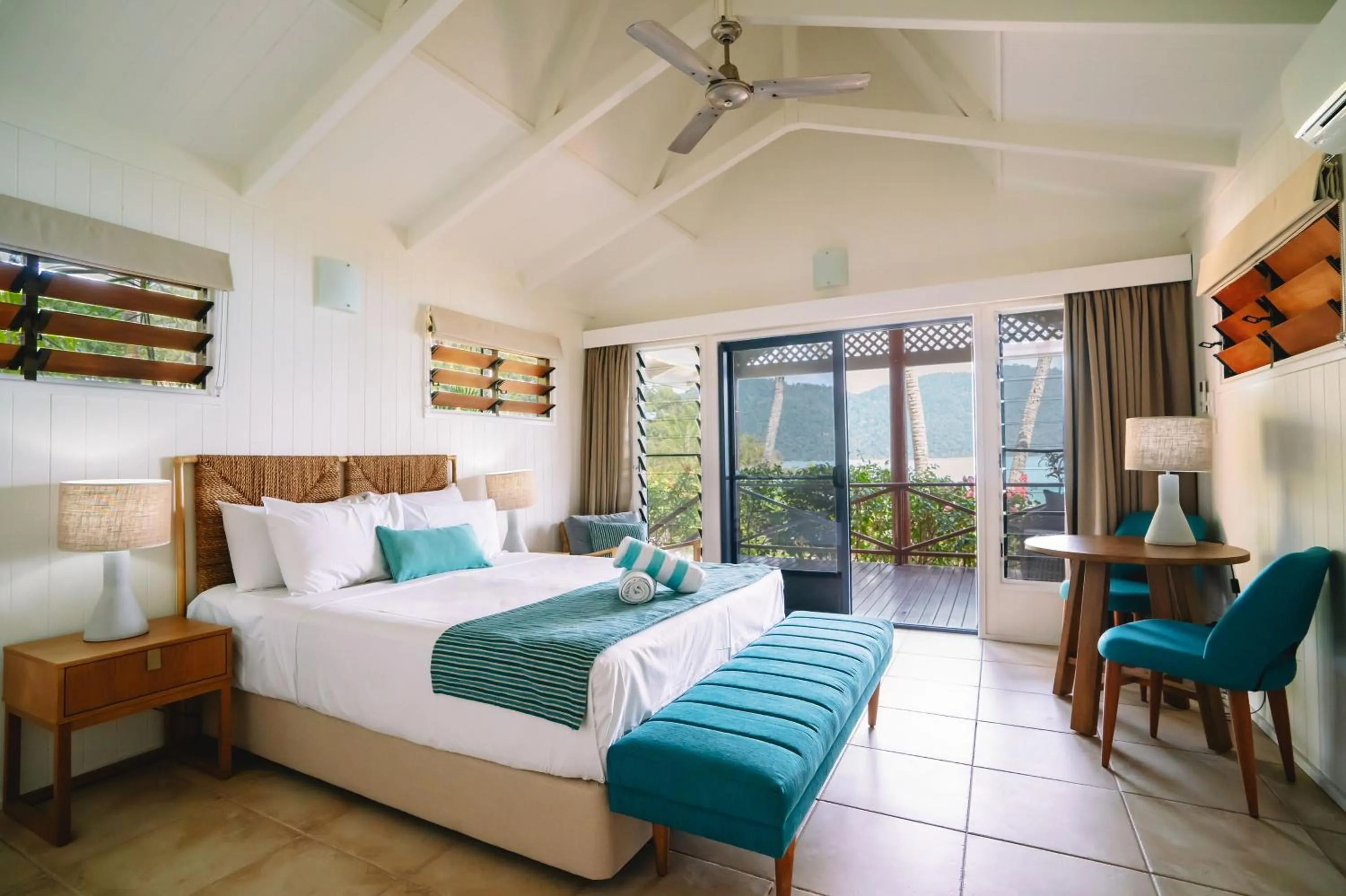 Photo of the whole room, Bed in Palm Bay Resort