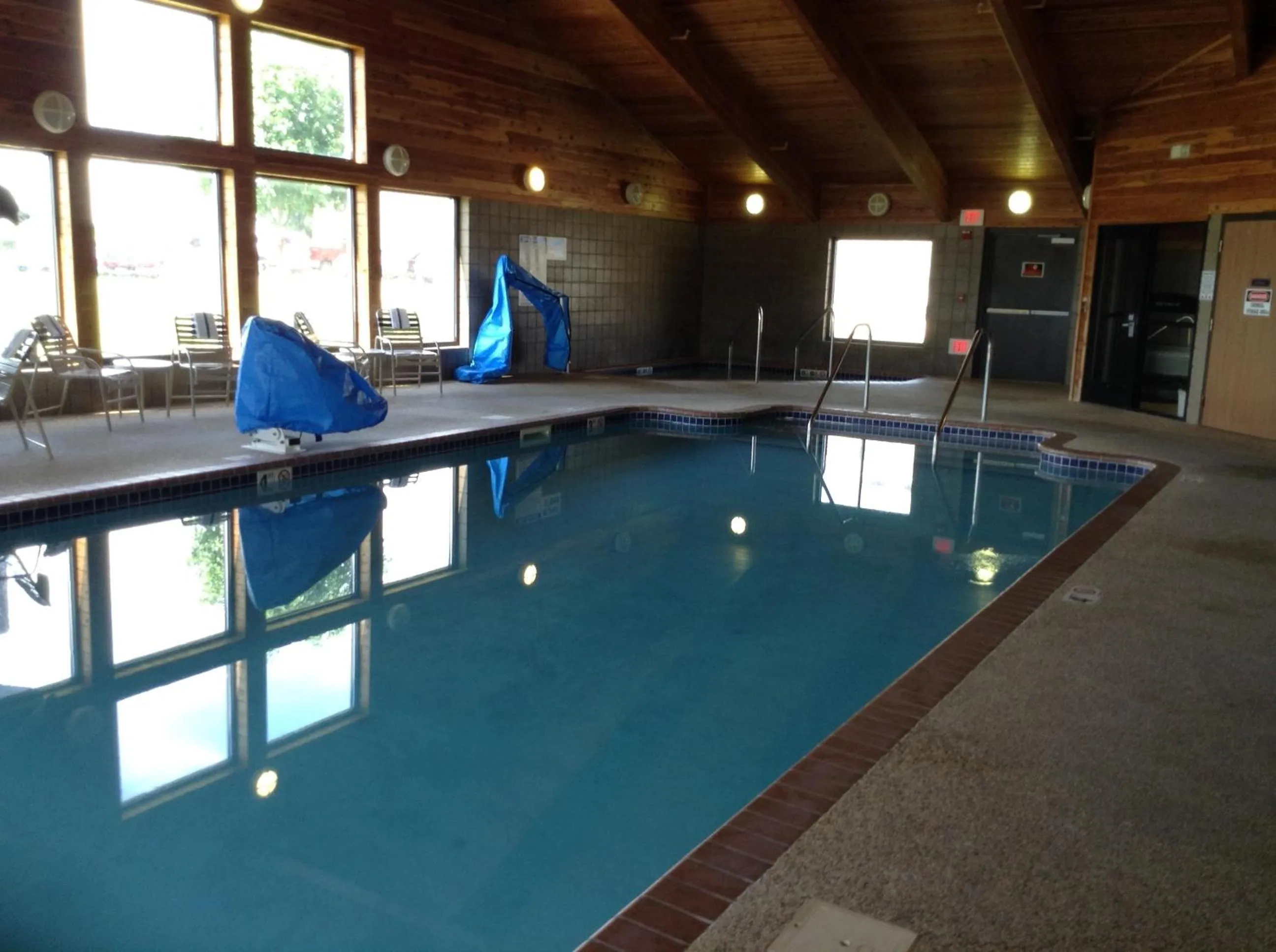 Swimming pool in AmericInn by Wyndham Fort Dodge