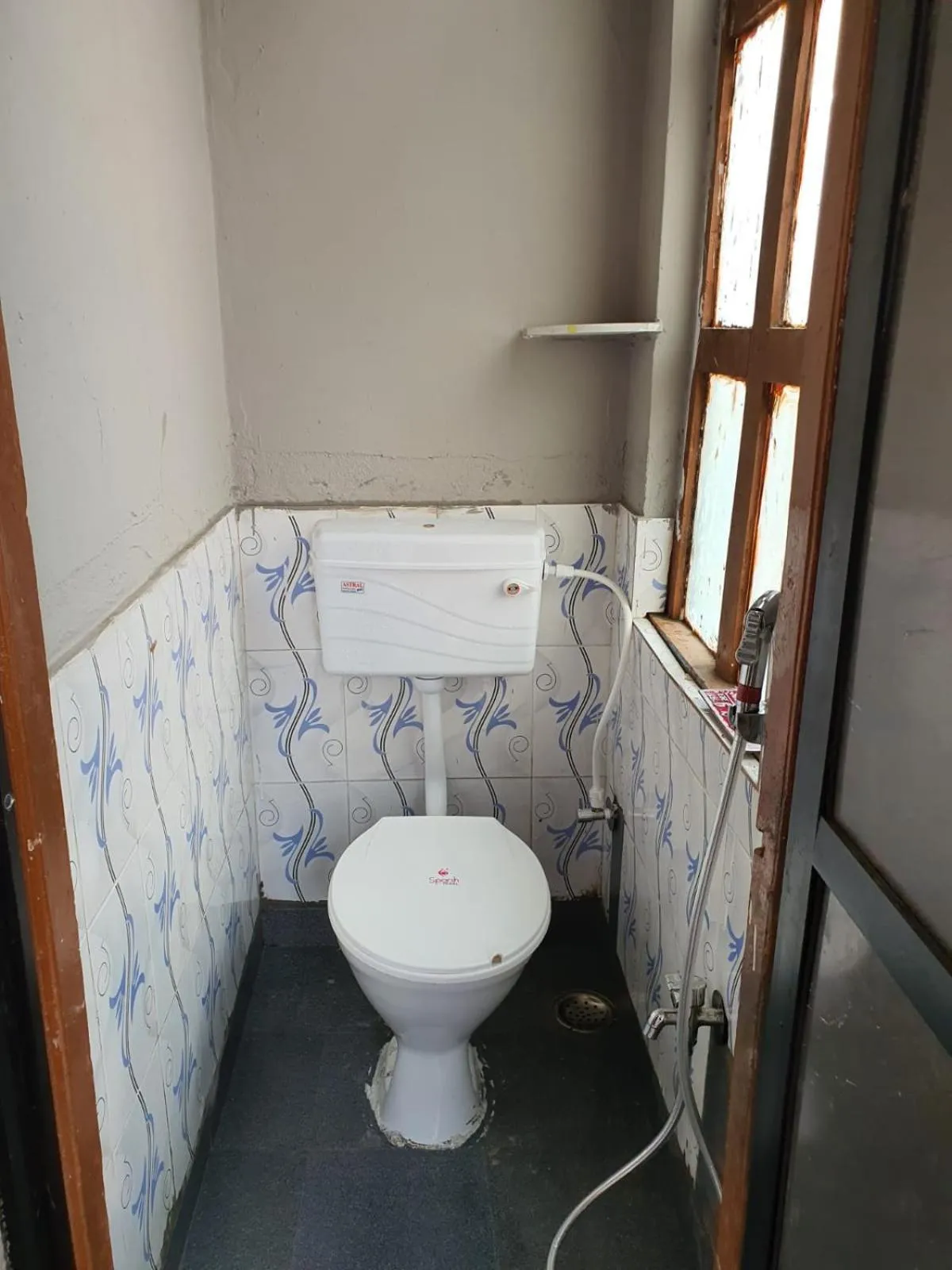 Hotel Family Stay Beside Railway Station