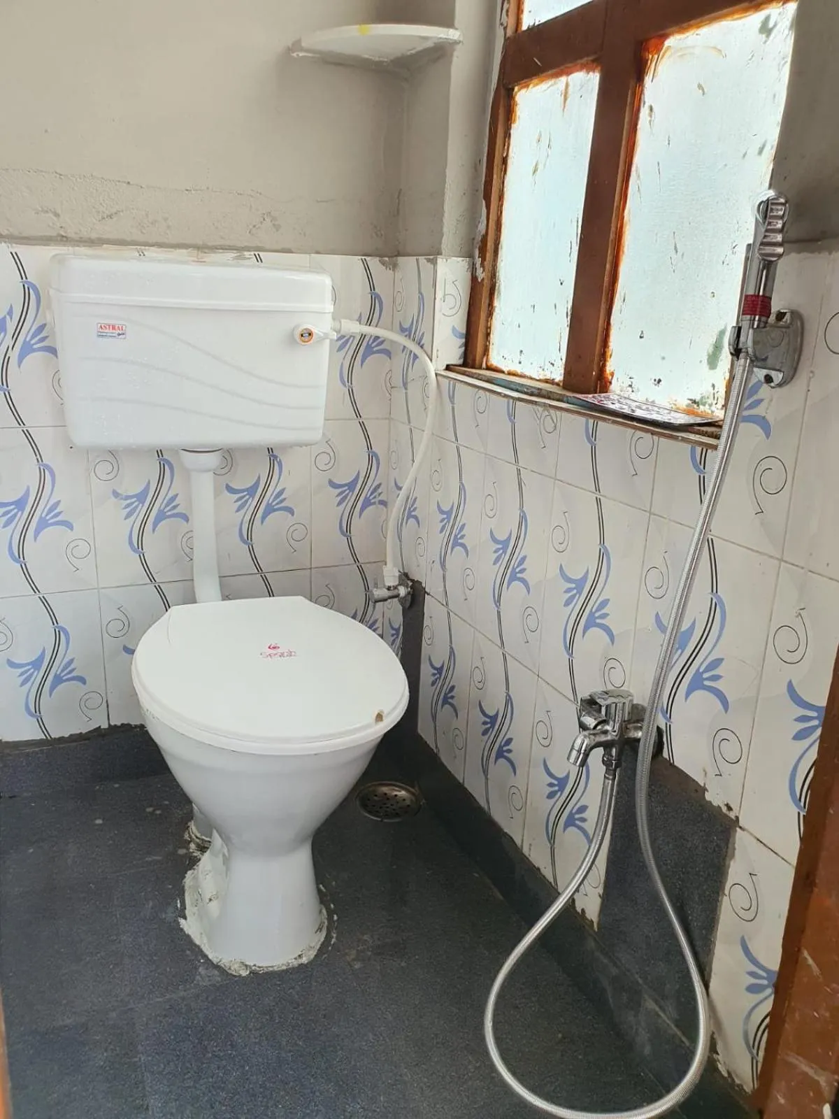 Hotel Family Stay Beside Railway Station