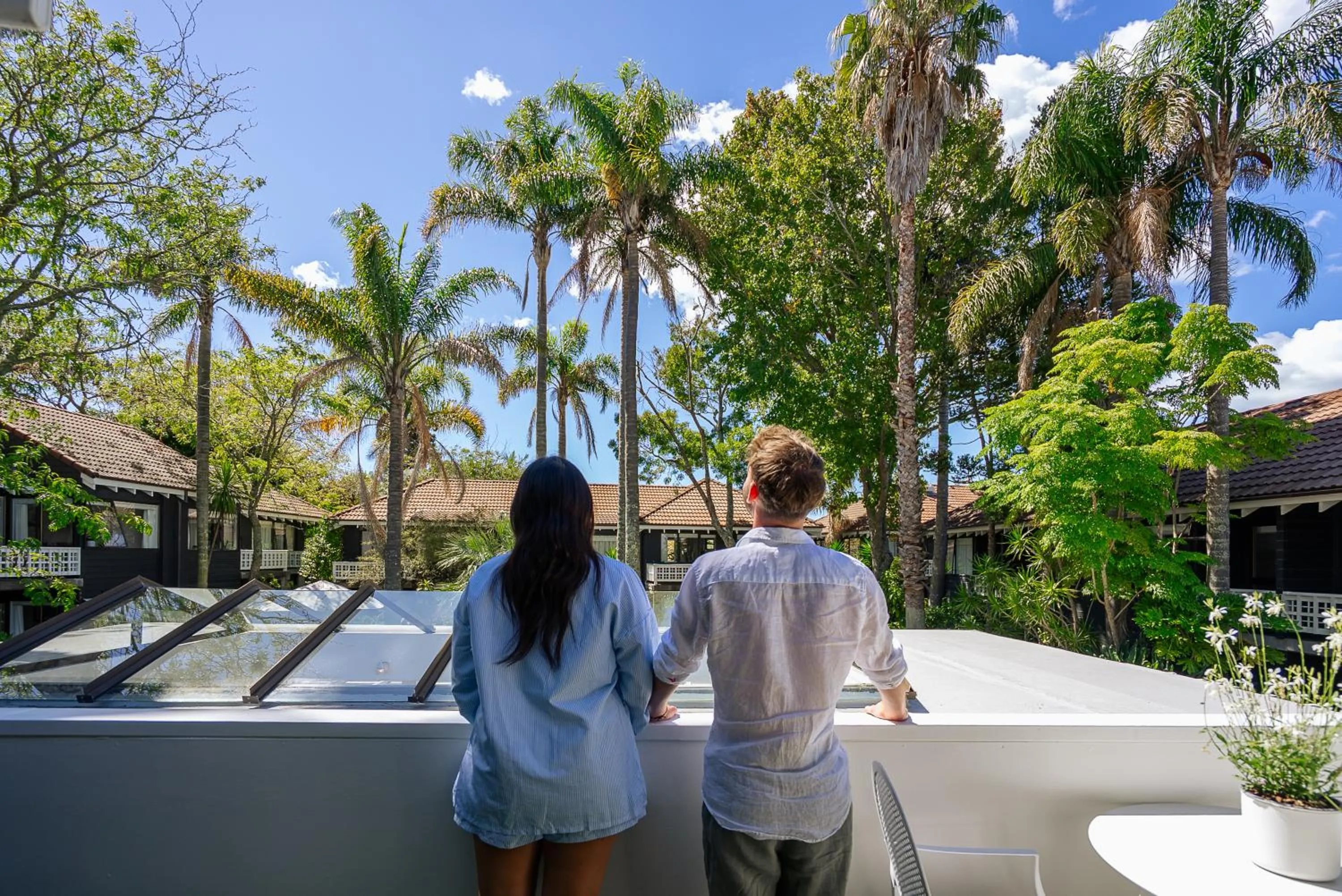Property building in Emerald Inn on Takapuna Beach