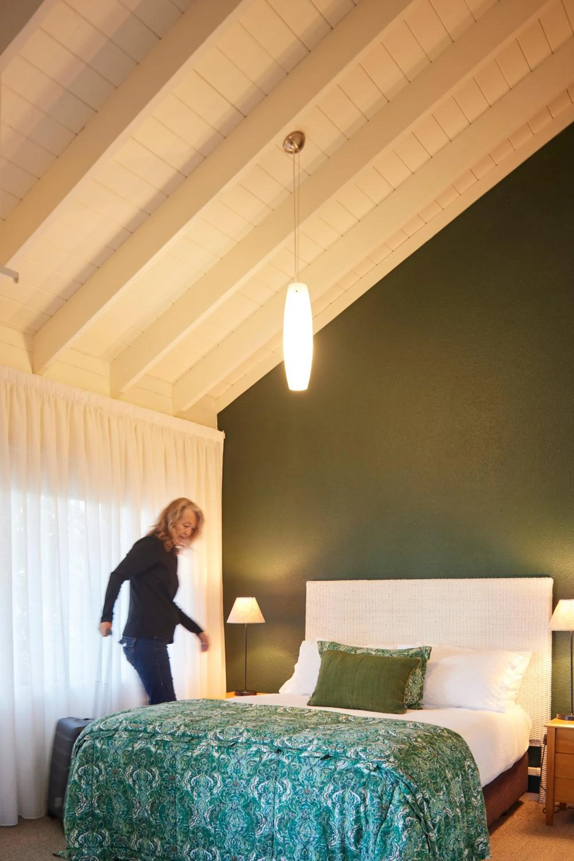 Bed in Emerald Inn on Takapuna Beach