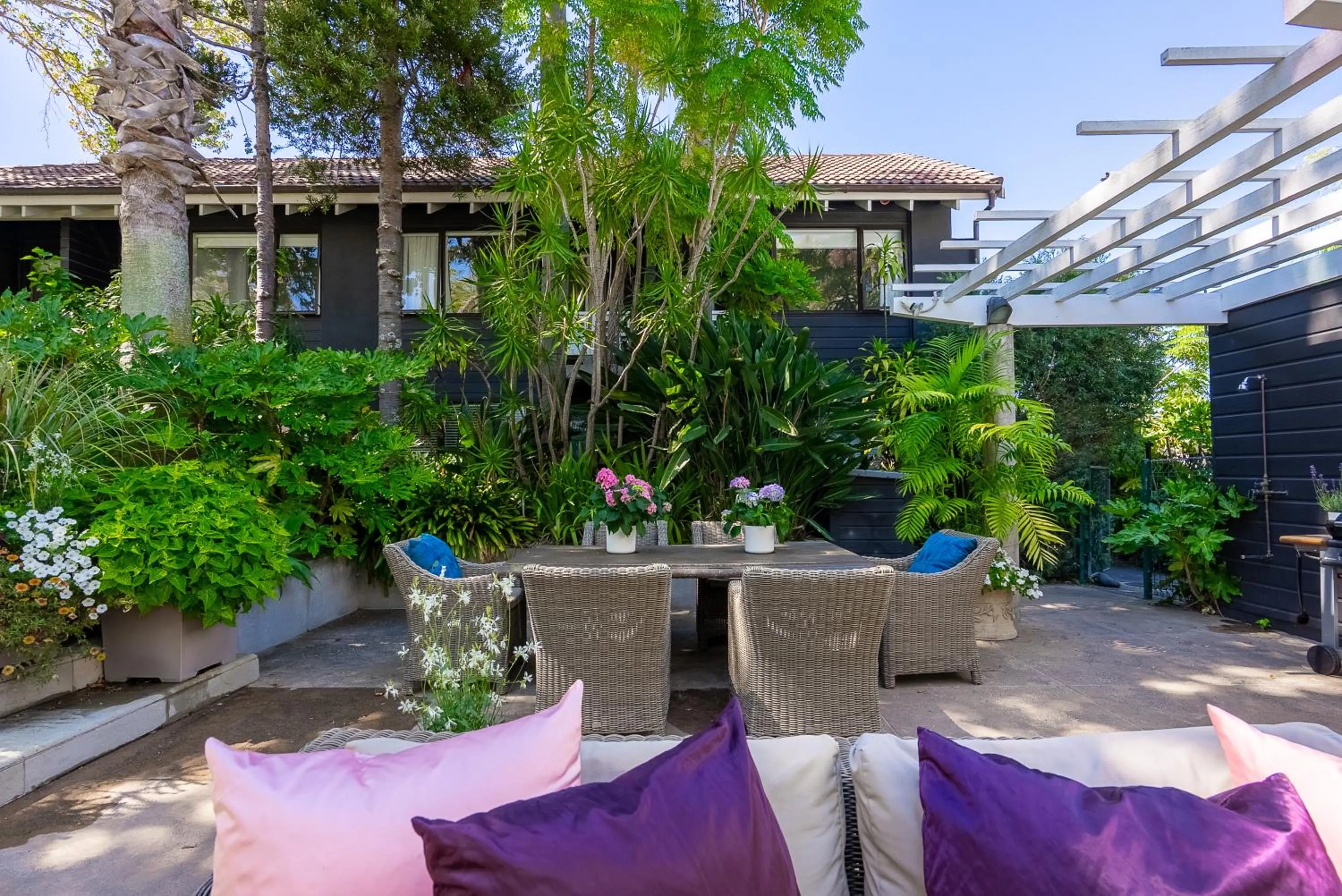 Emerald Inn on Takapuna Beach