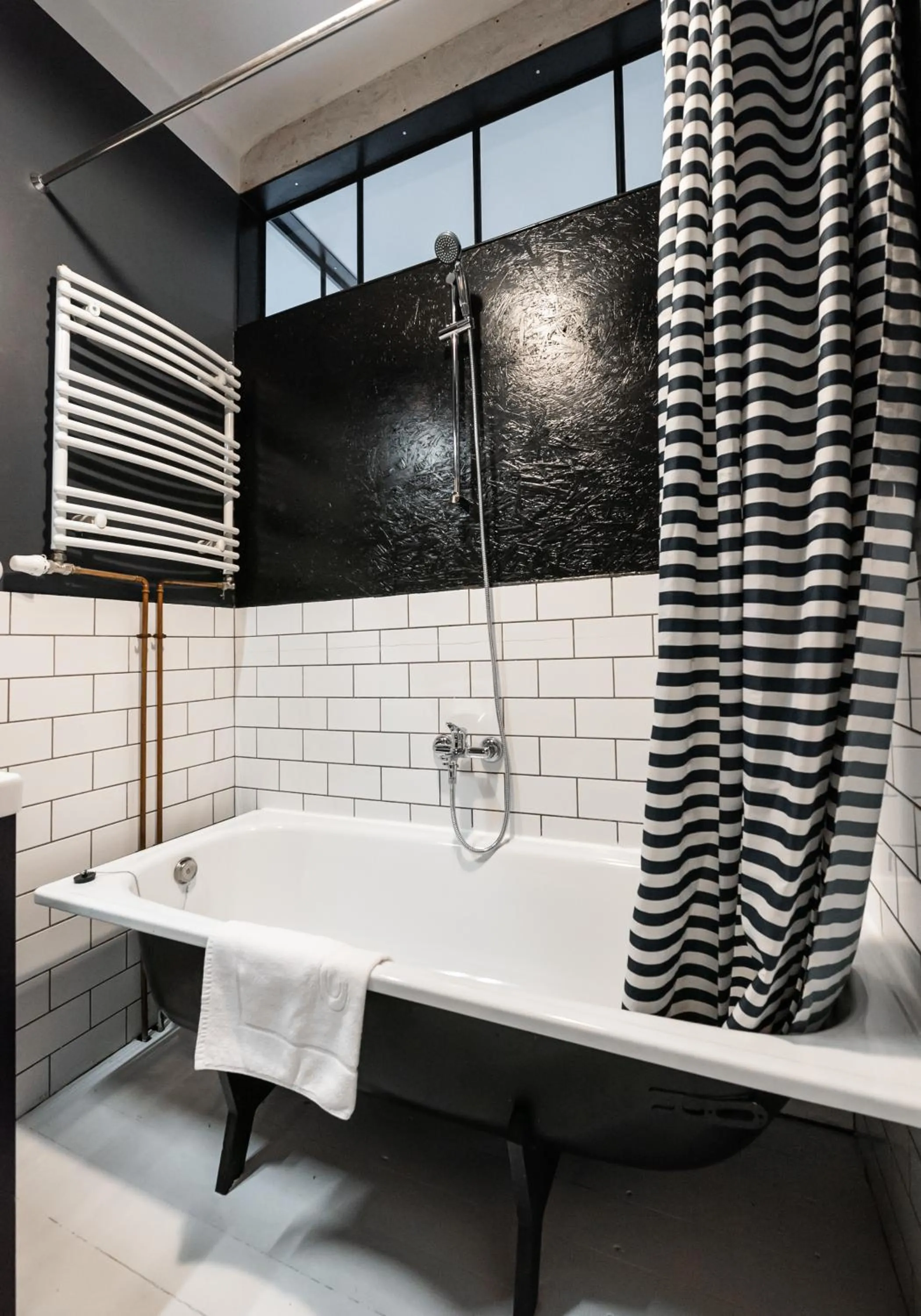 Saska Kępa Loft Style Apartment by BookingHost