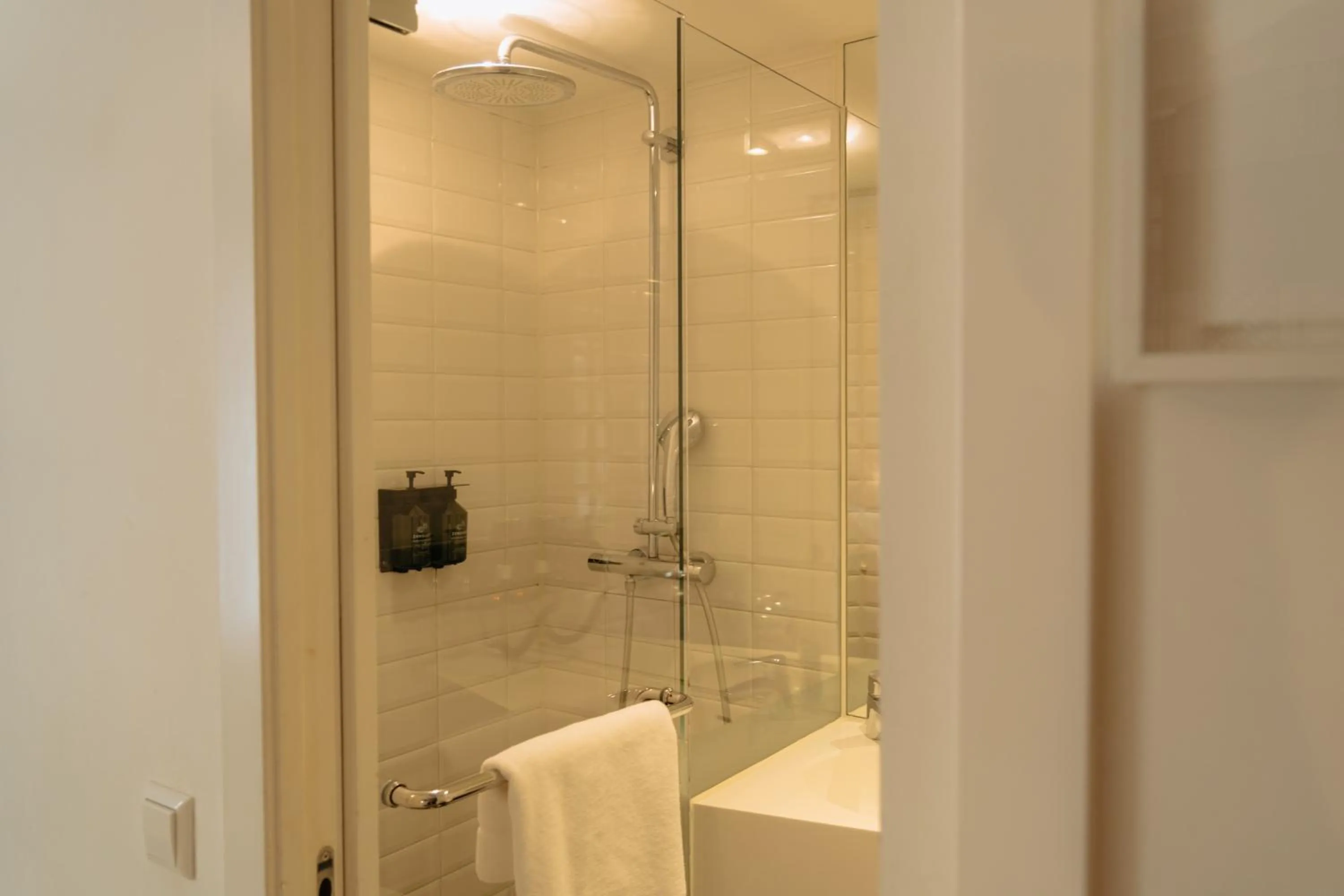 Shower in Max Brown Hotel Canal District, part of Sircle Collection