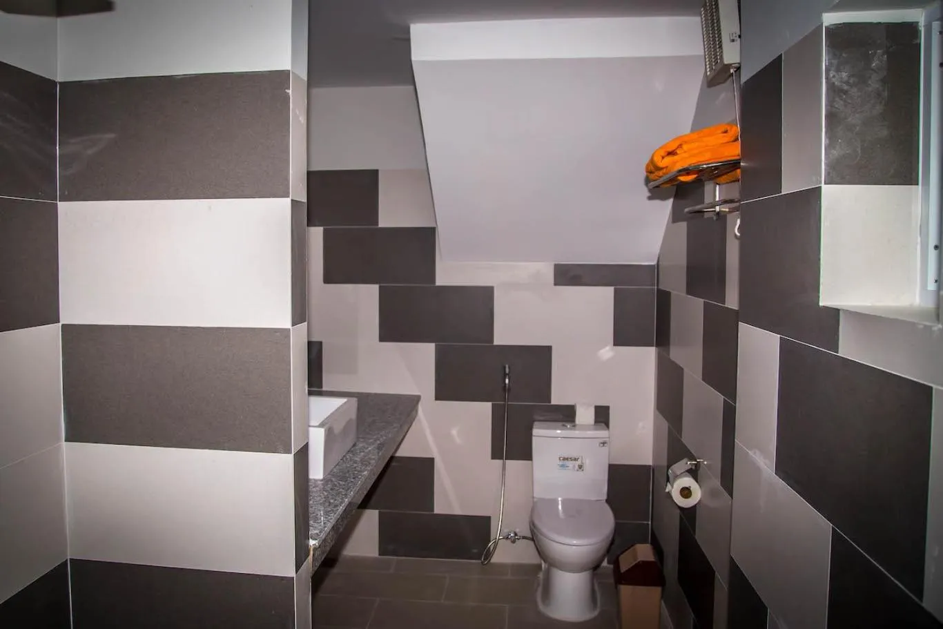 Toilet in Mui Ne Hills Villa Hotel