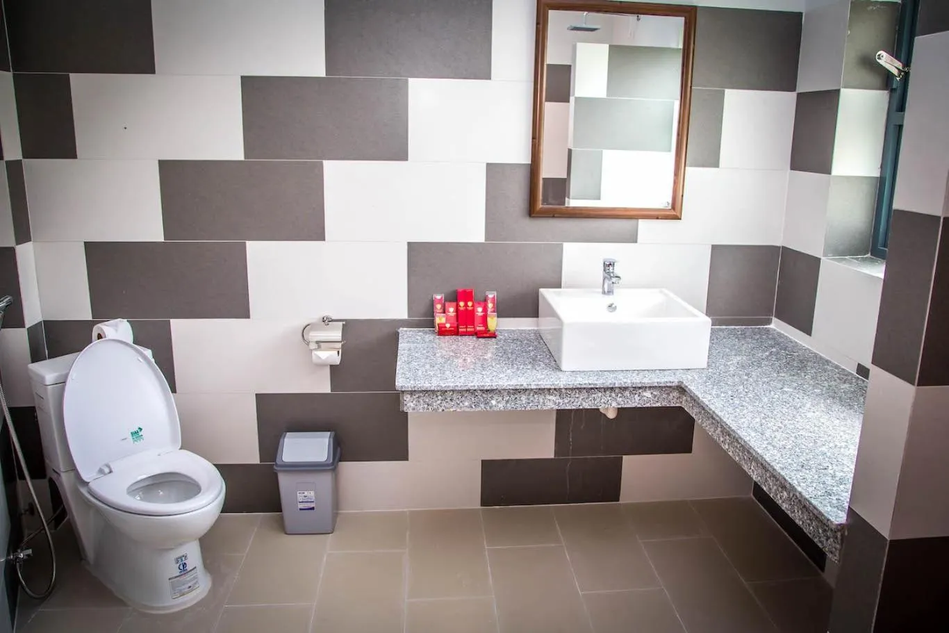 Toilet in Mui Ne Hills Villa Hotel