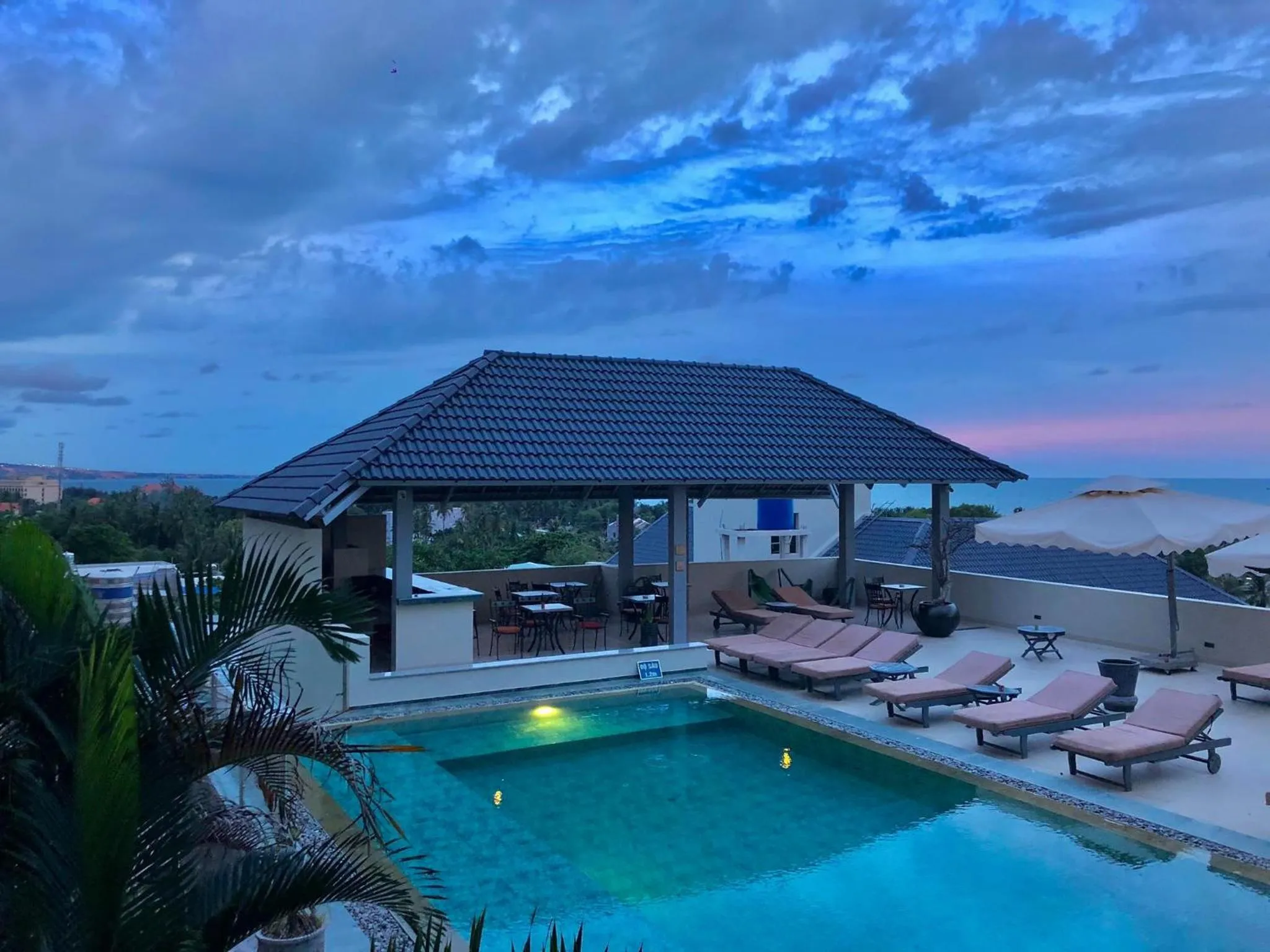 Swimming pool in Mui Ne Hills Villa Hotel