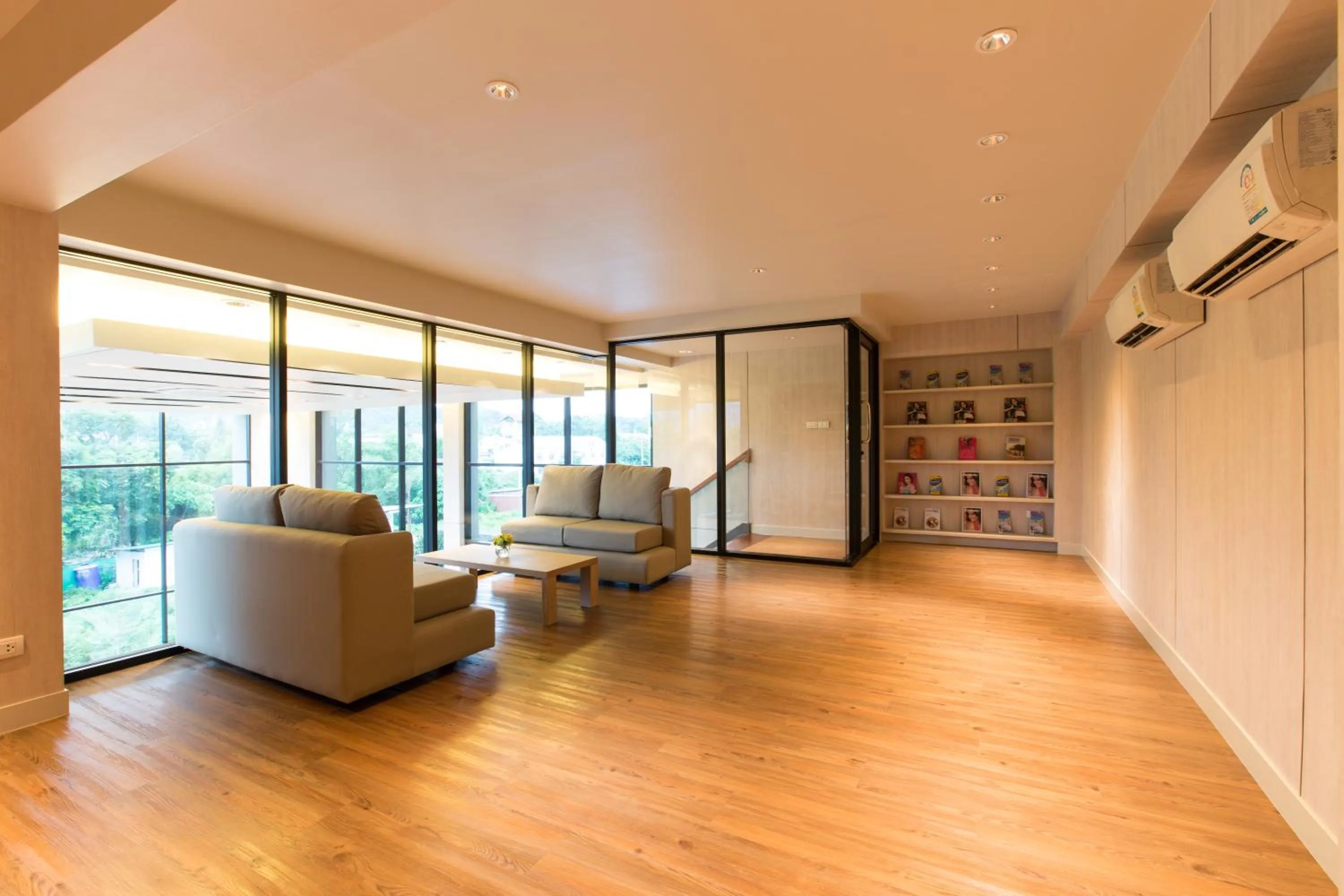 Library in Sugar Palm Residence