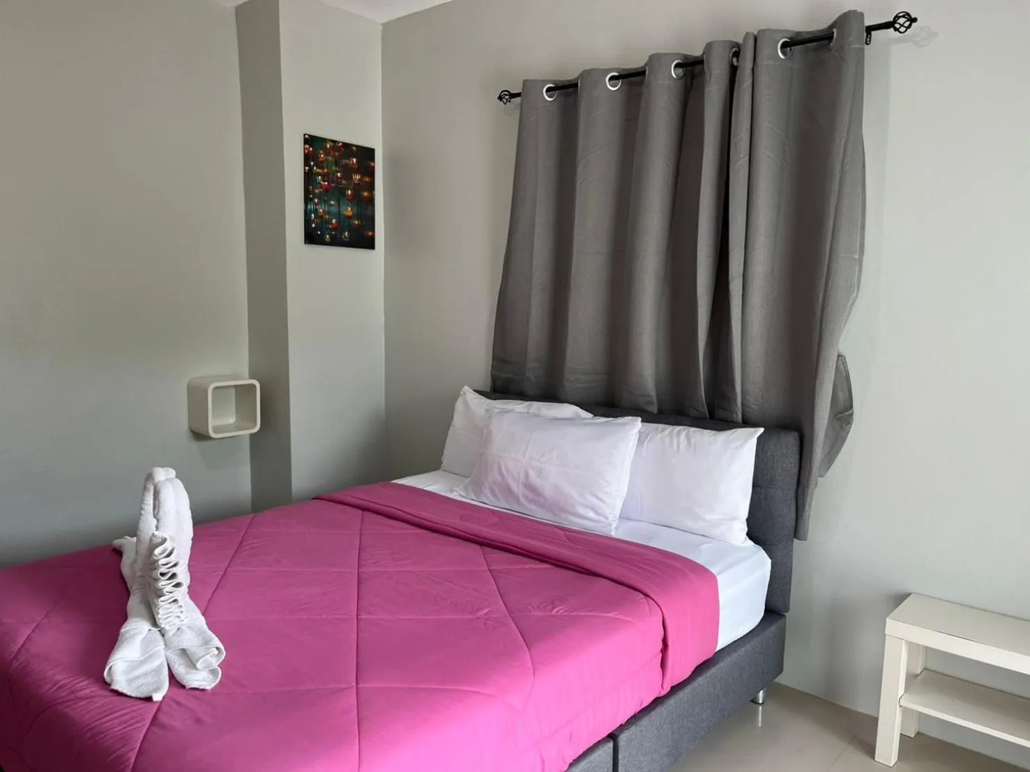 Property building, Bed in Papangkorn House