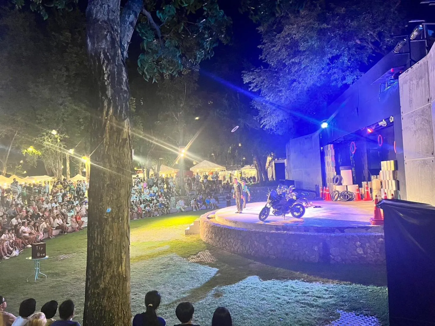 Evening entertainment in Baan Imm Aim Huahin By Thita