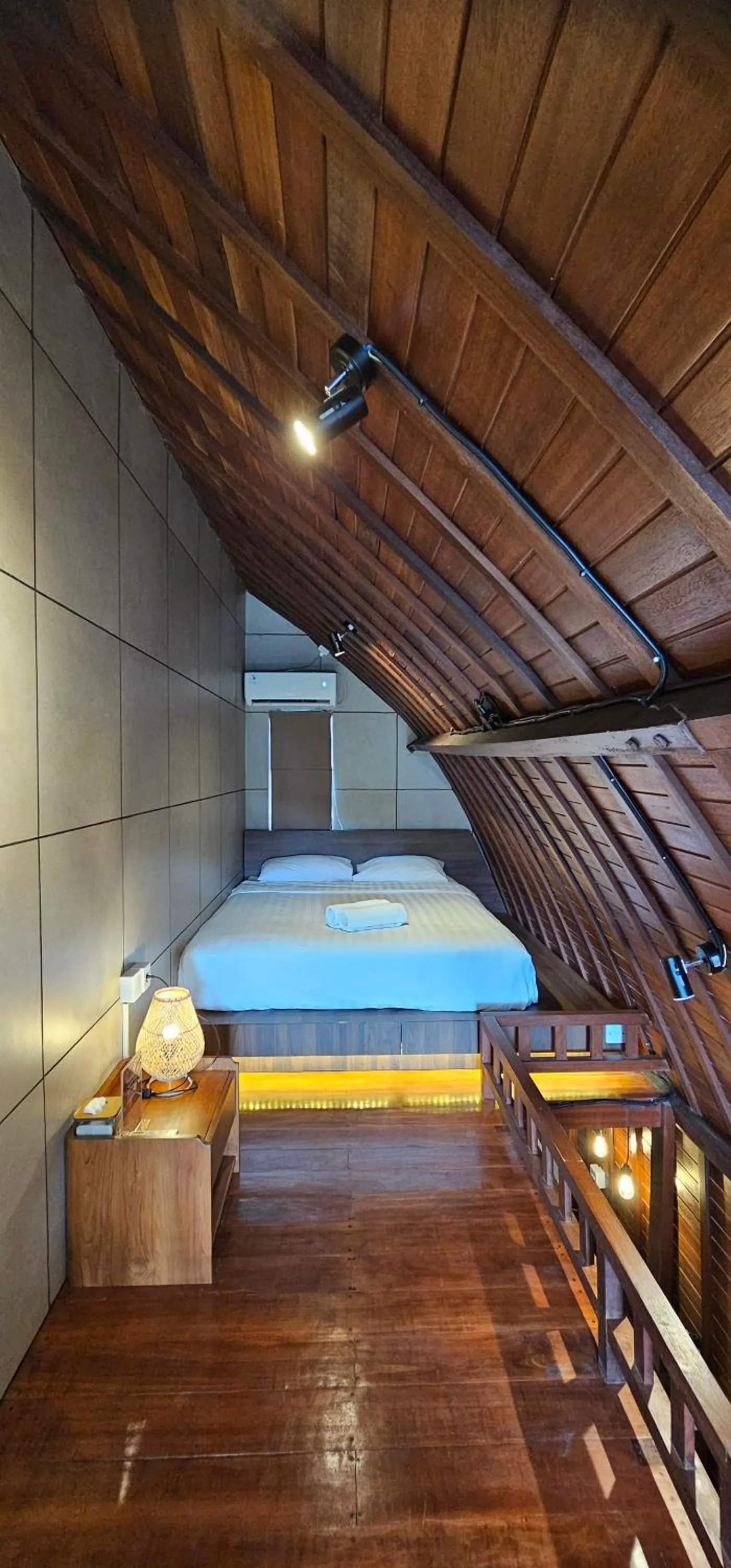 Bedroom, Bed in Naturela