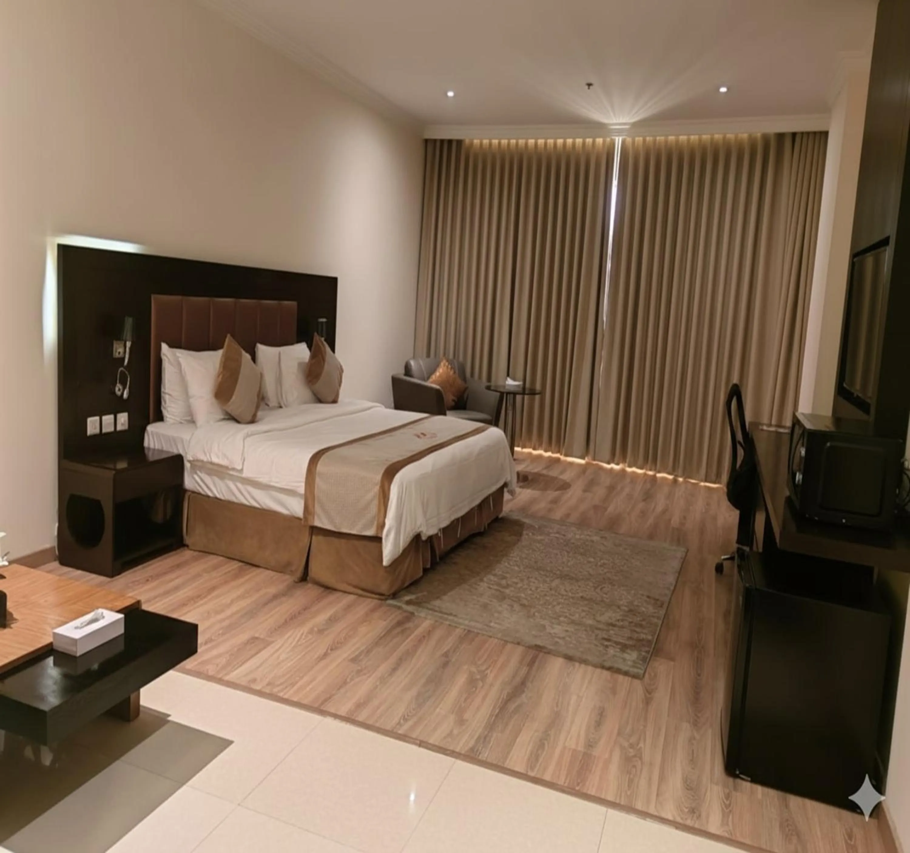 Photo of the whole room, Bed in Sunday Millennia Hotel