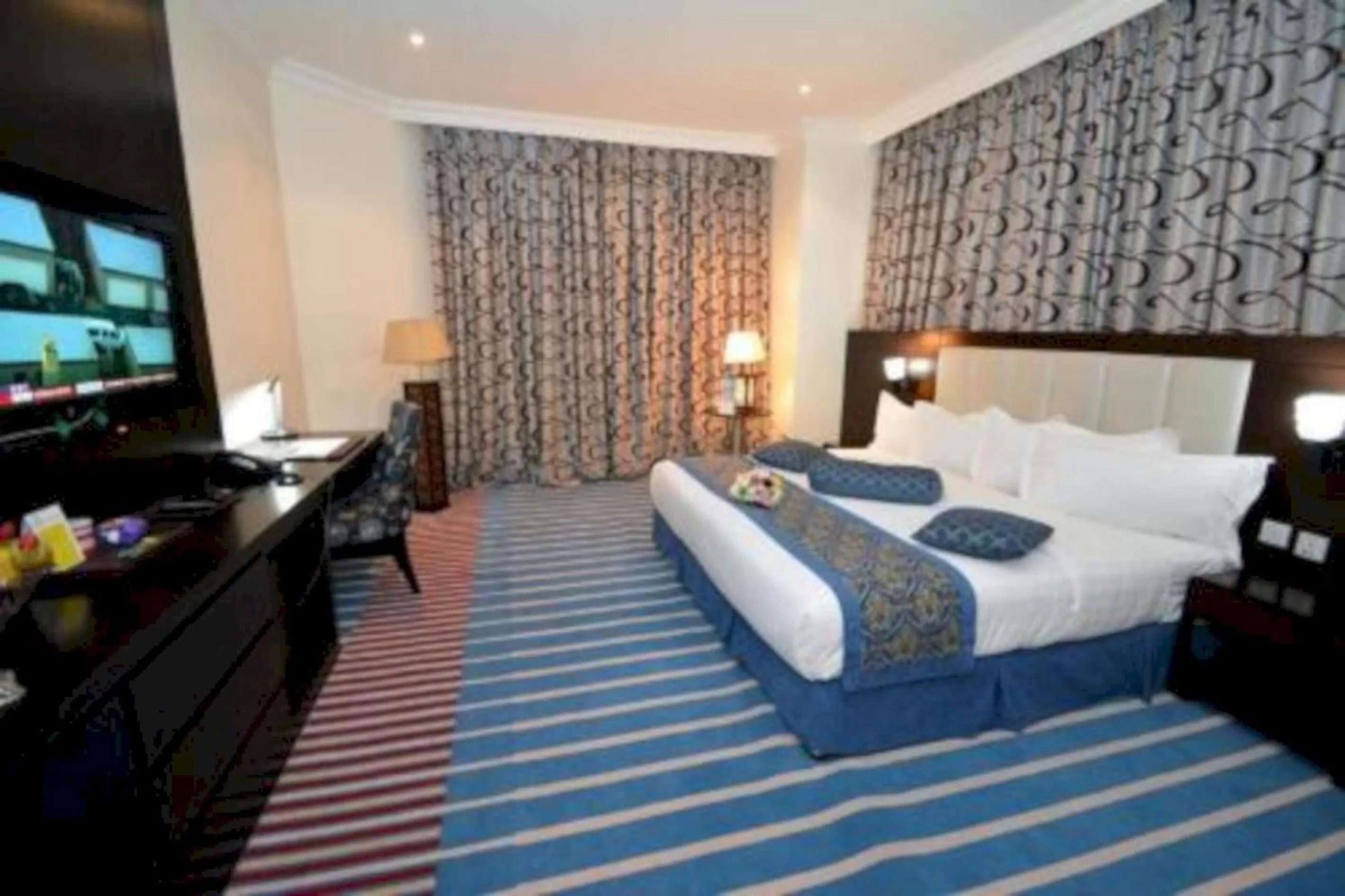 Deluxe King Suite in Sunday Millennia Hotel