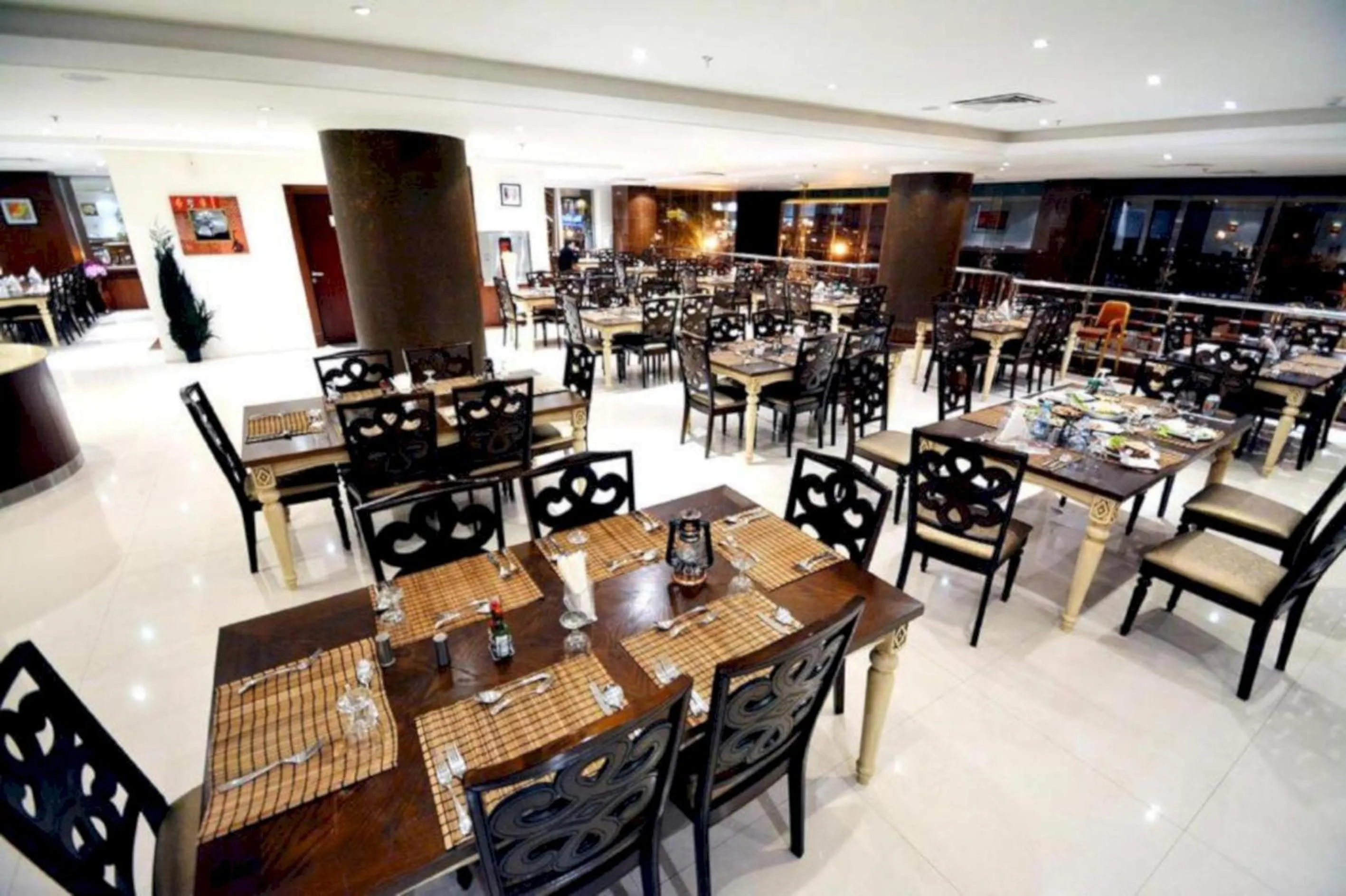 Restaurant/places to eat in Sunday Millennia Hotel