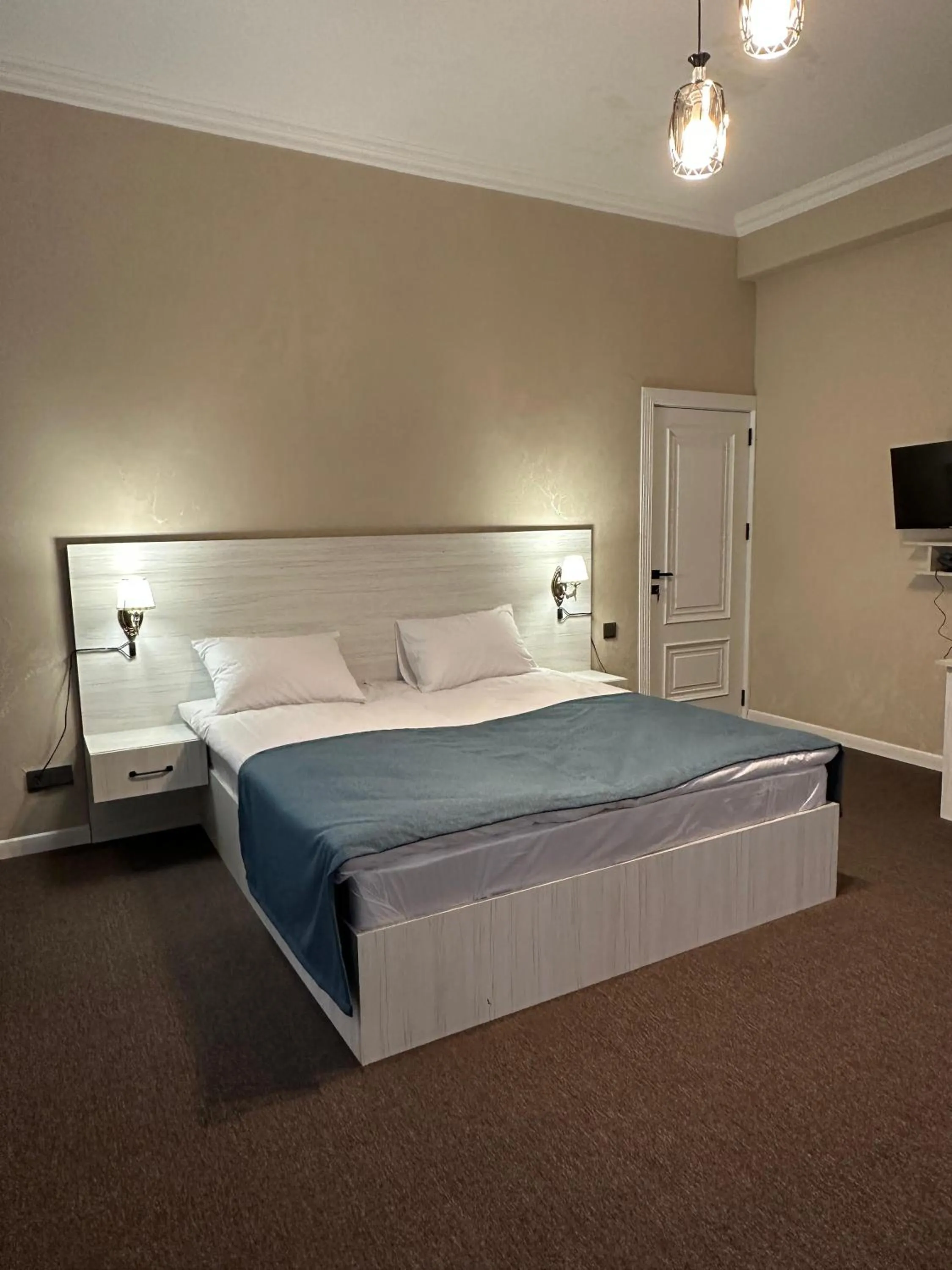 Bed in Nemi Museum Hotel Baku Nz