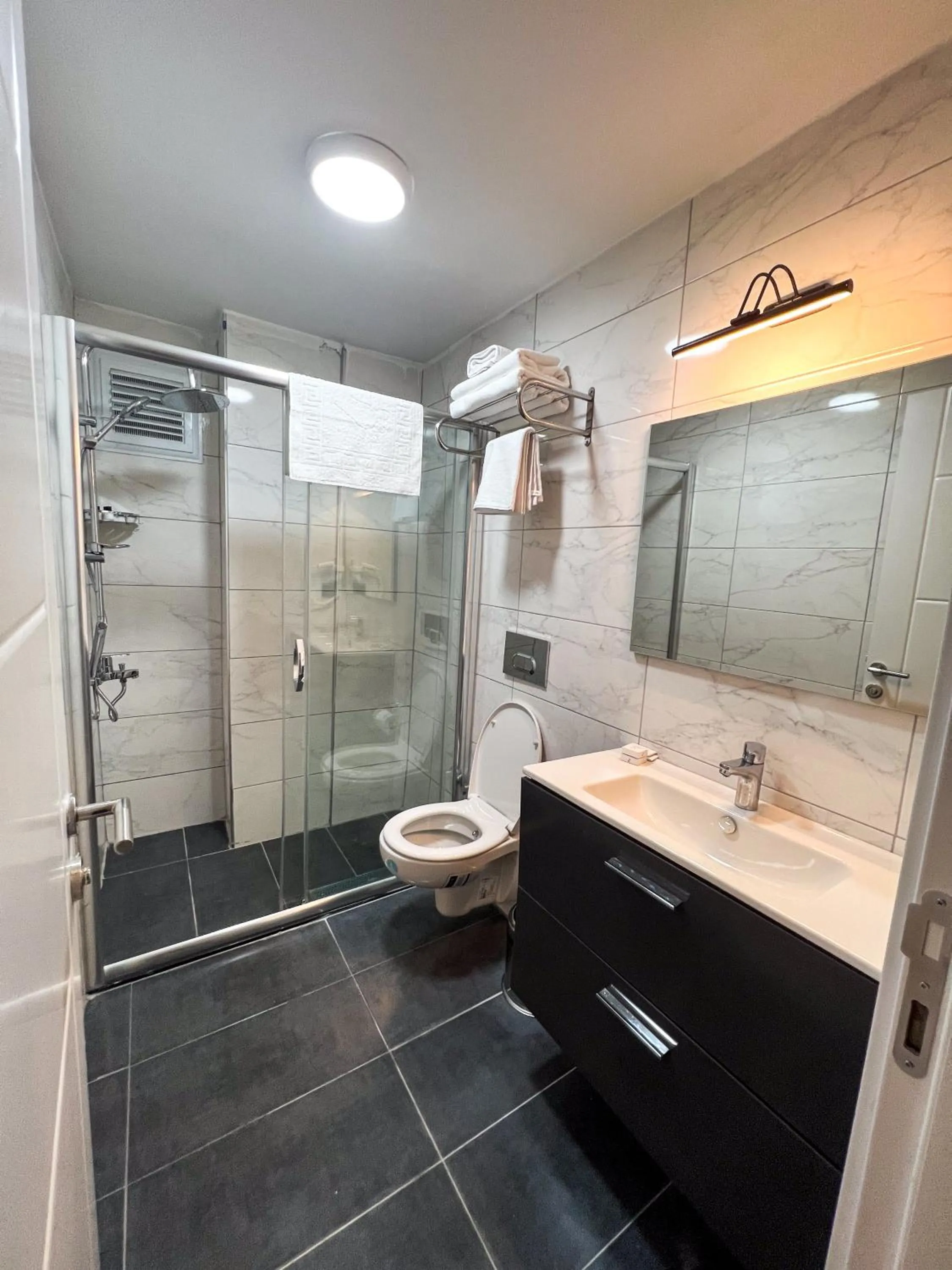 Shower in Galata Inn Hotel