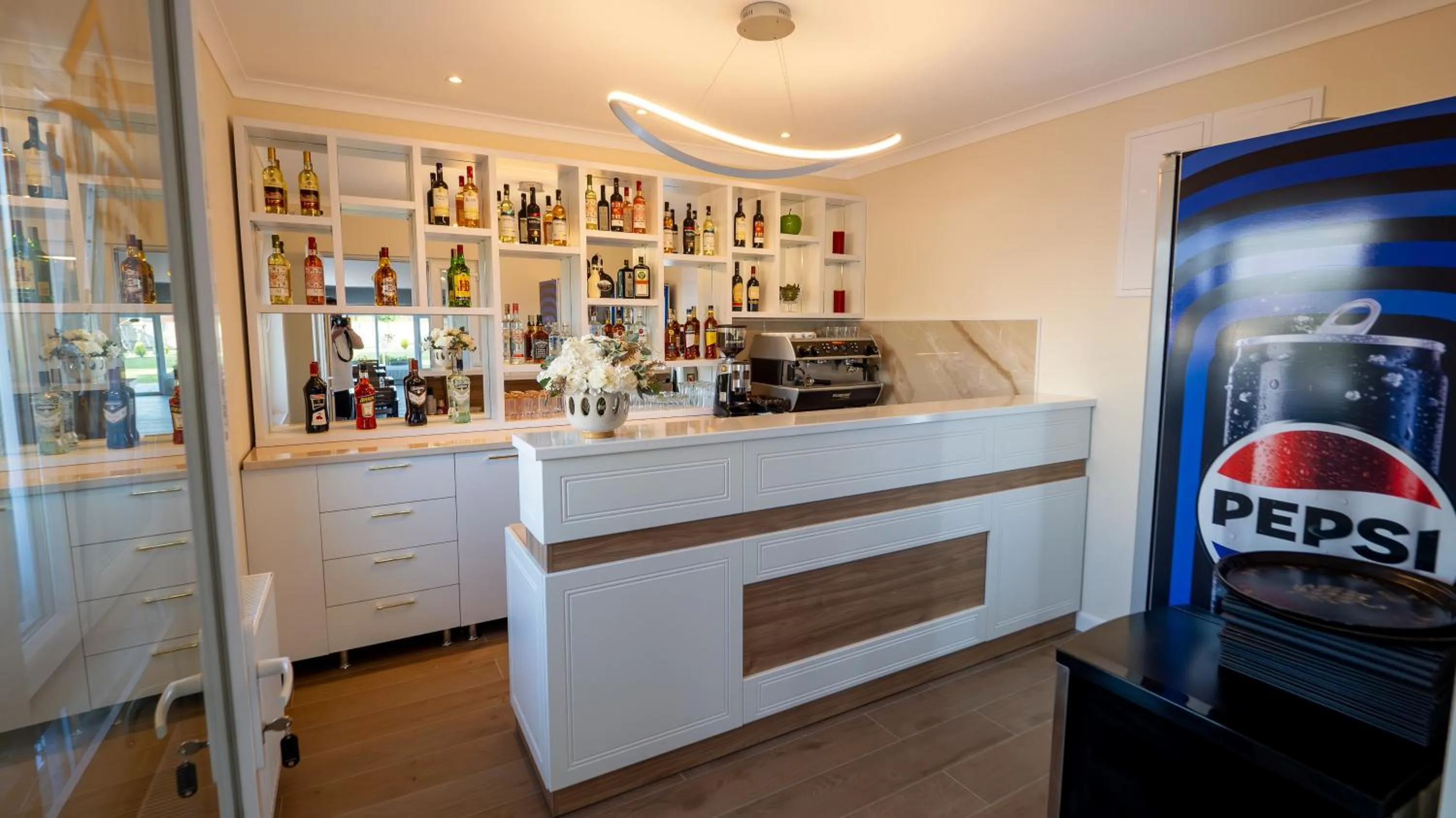 Restaurant/places to eat in Pensiunea Sarmis Cristal