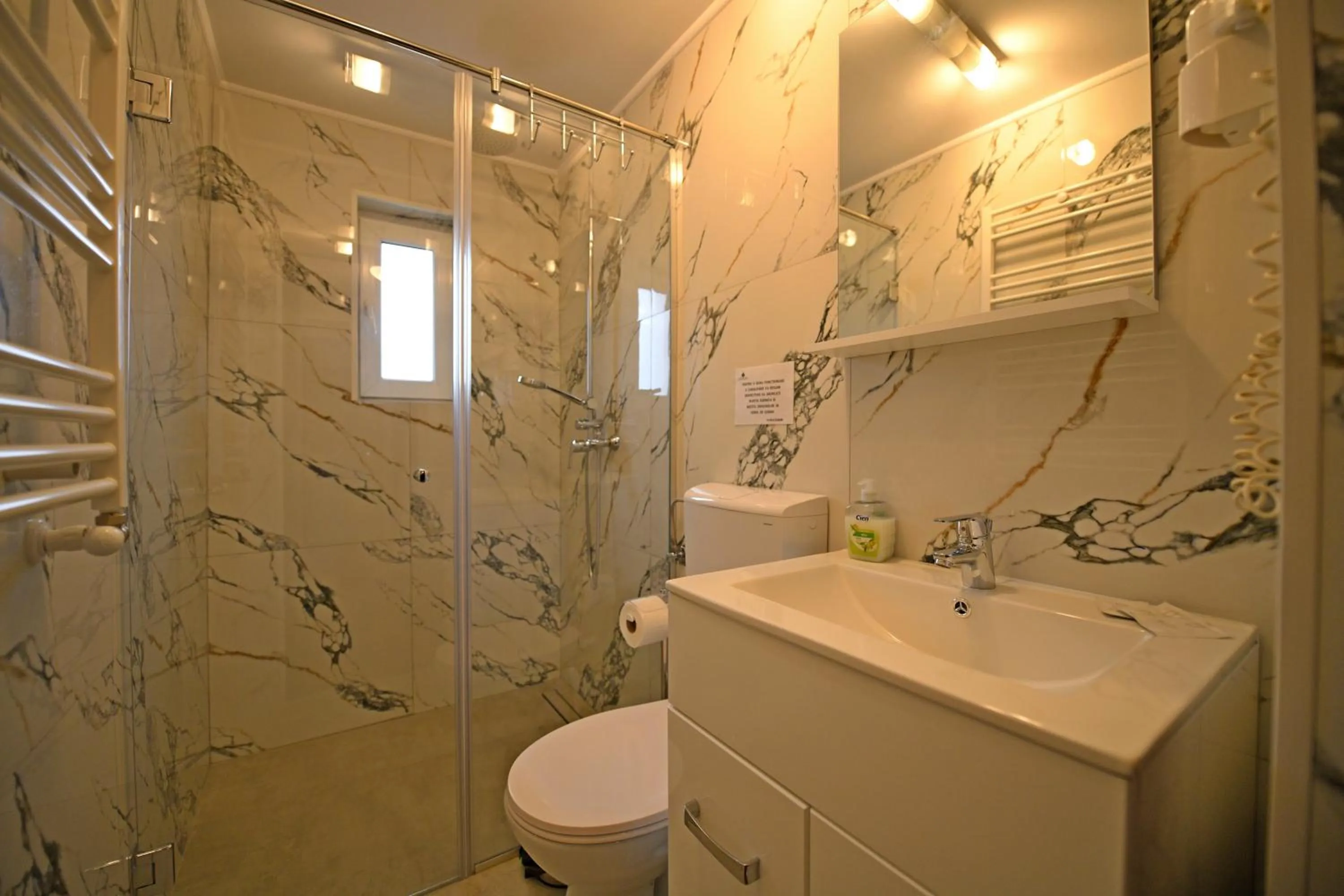 Bathroom in Pensiunea Sarmis Cristal