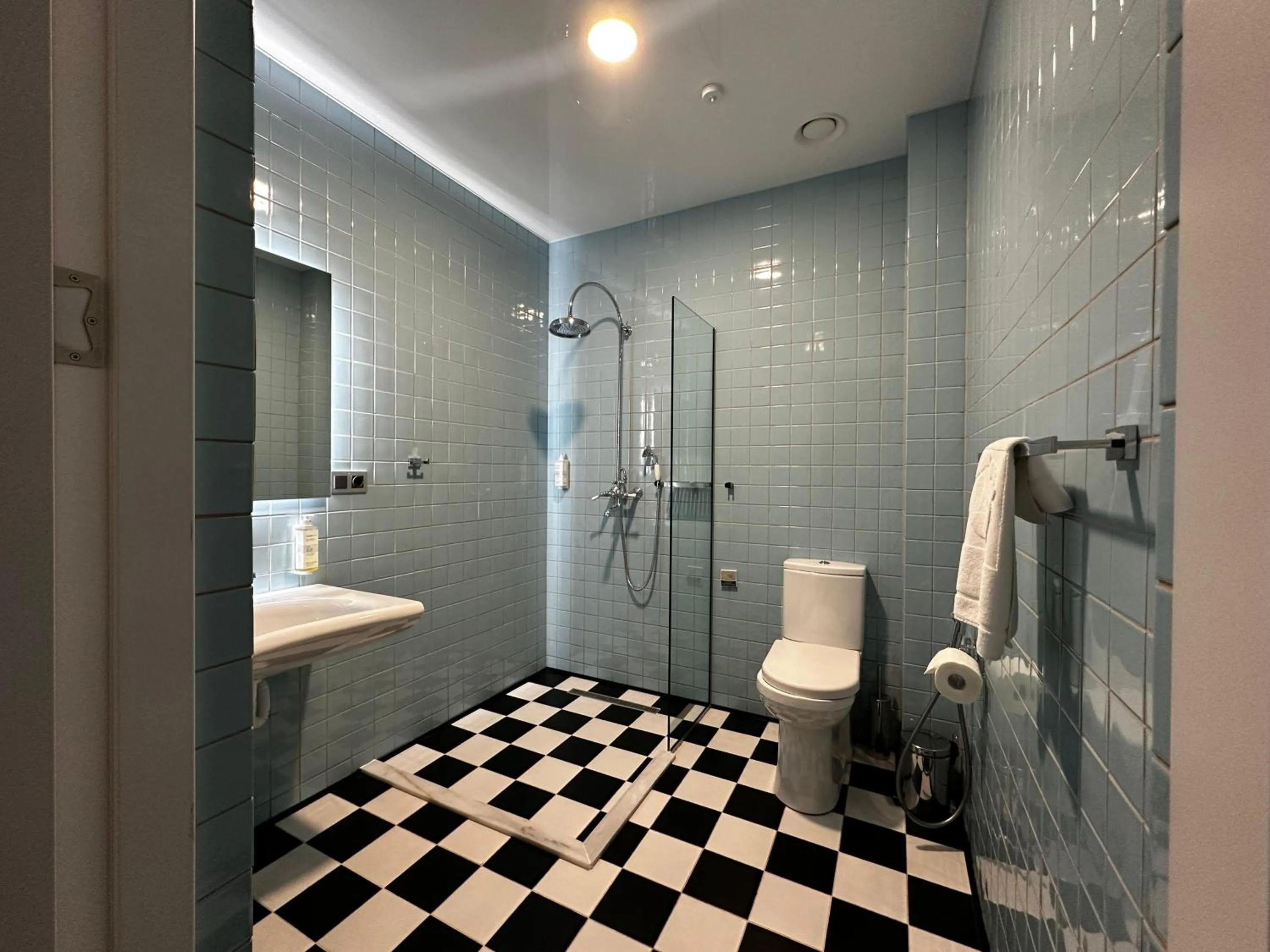 Shower in Hotel Twenties Tbilisi - Stay & Dine