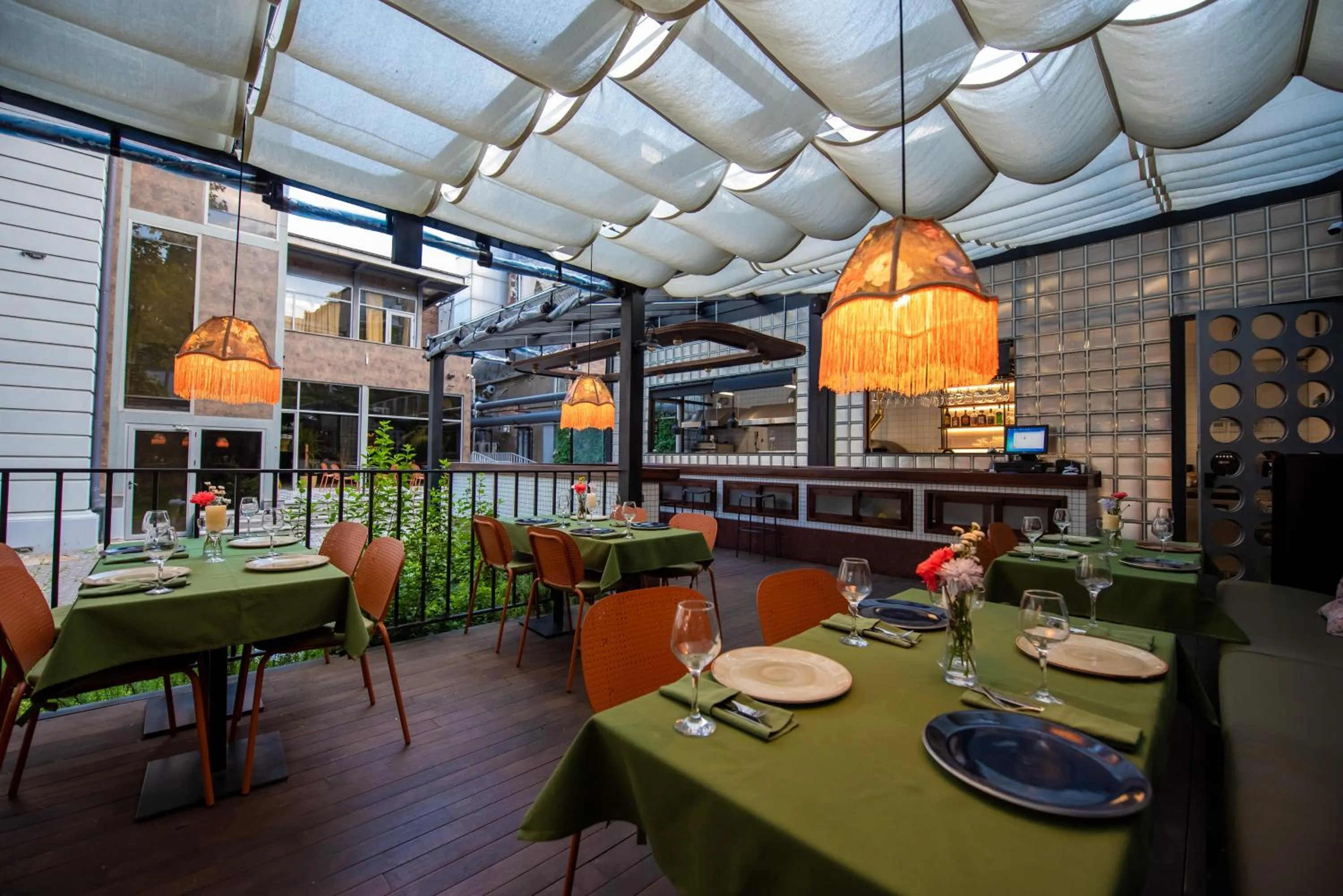 Restaurant/places to eat in Hotel Twenties Tbilisi - Stay & Dine