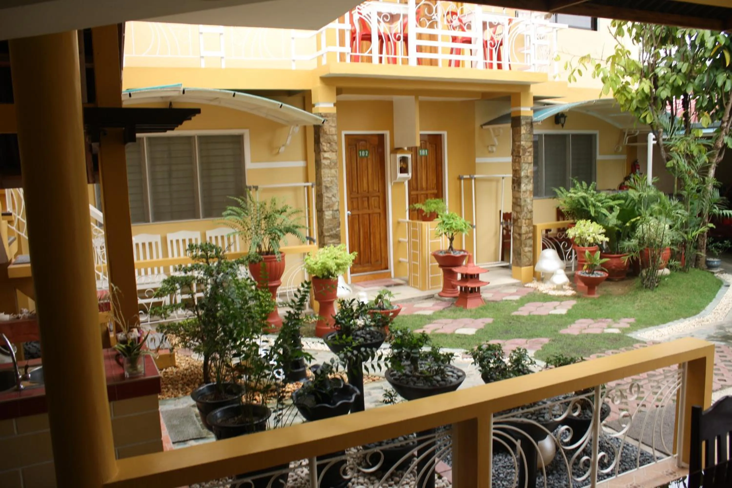 Property building in Oslob Malonzo Pension House