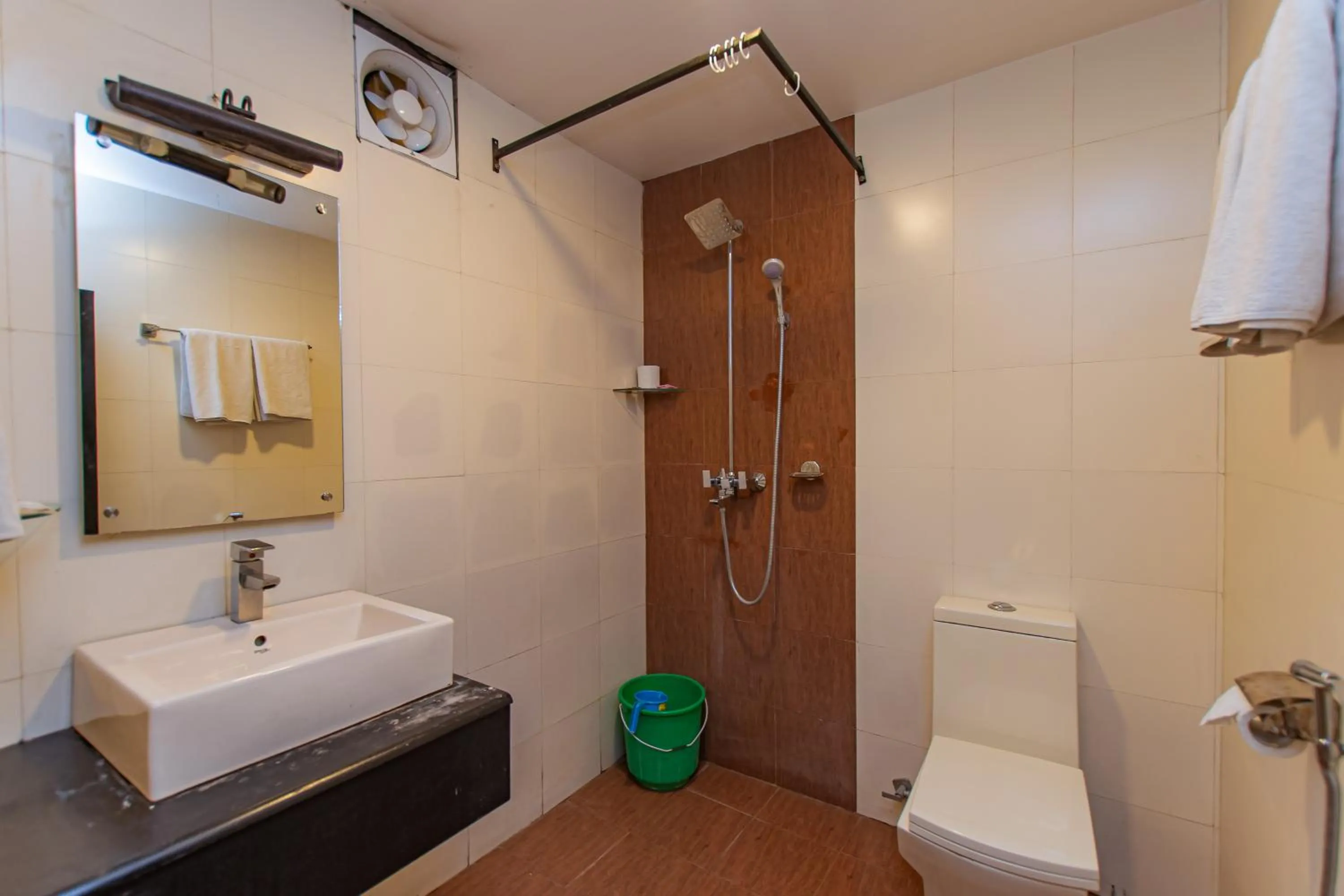 Shower in Moonlight Resort and Spa