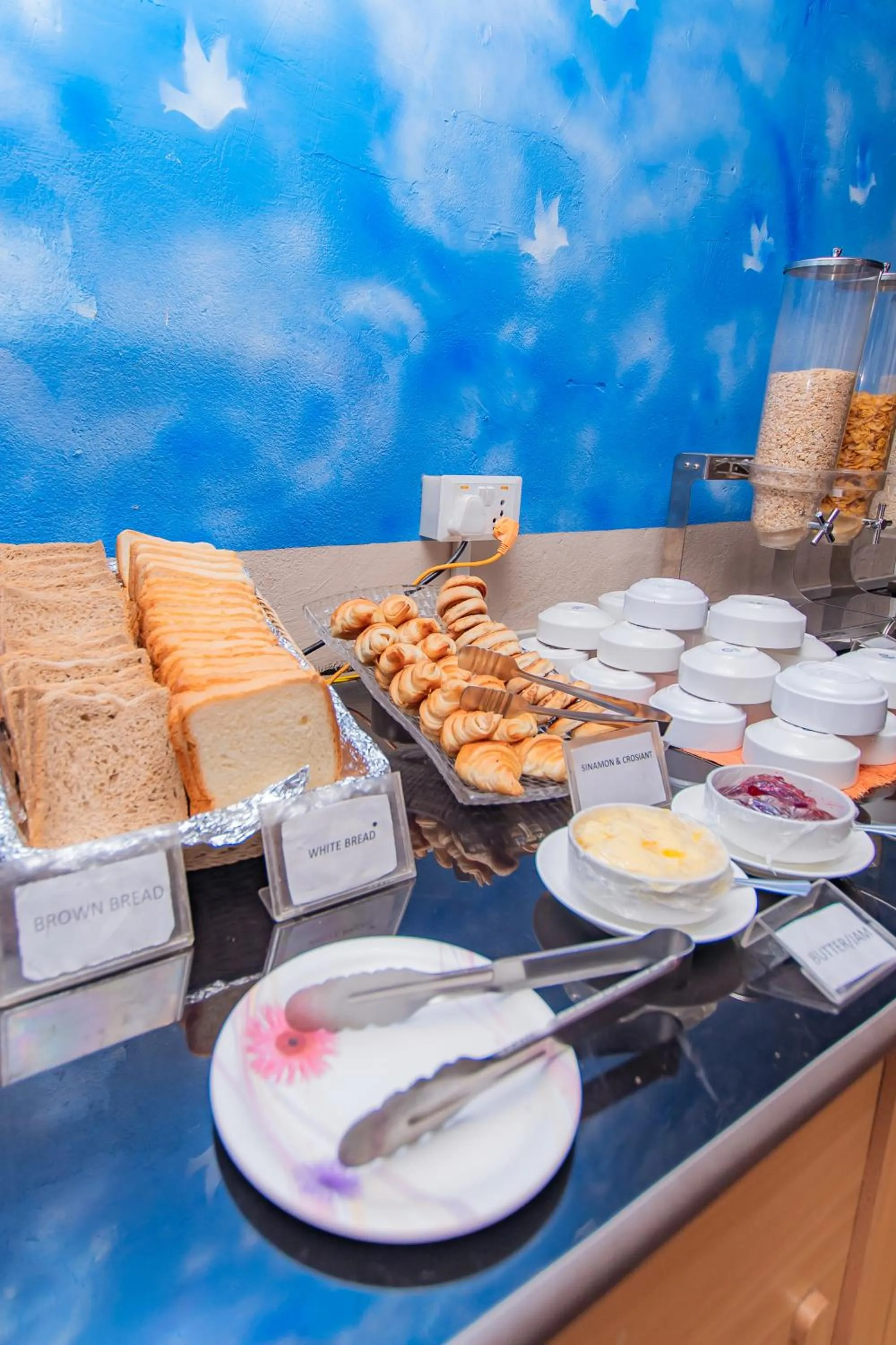 Food and drinks in Moonlight Resort and Spa