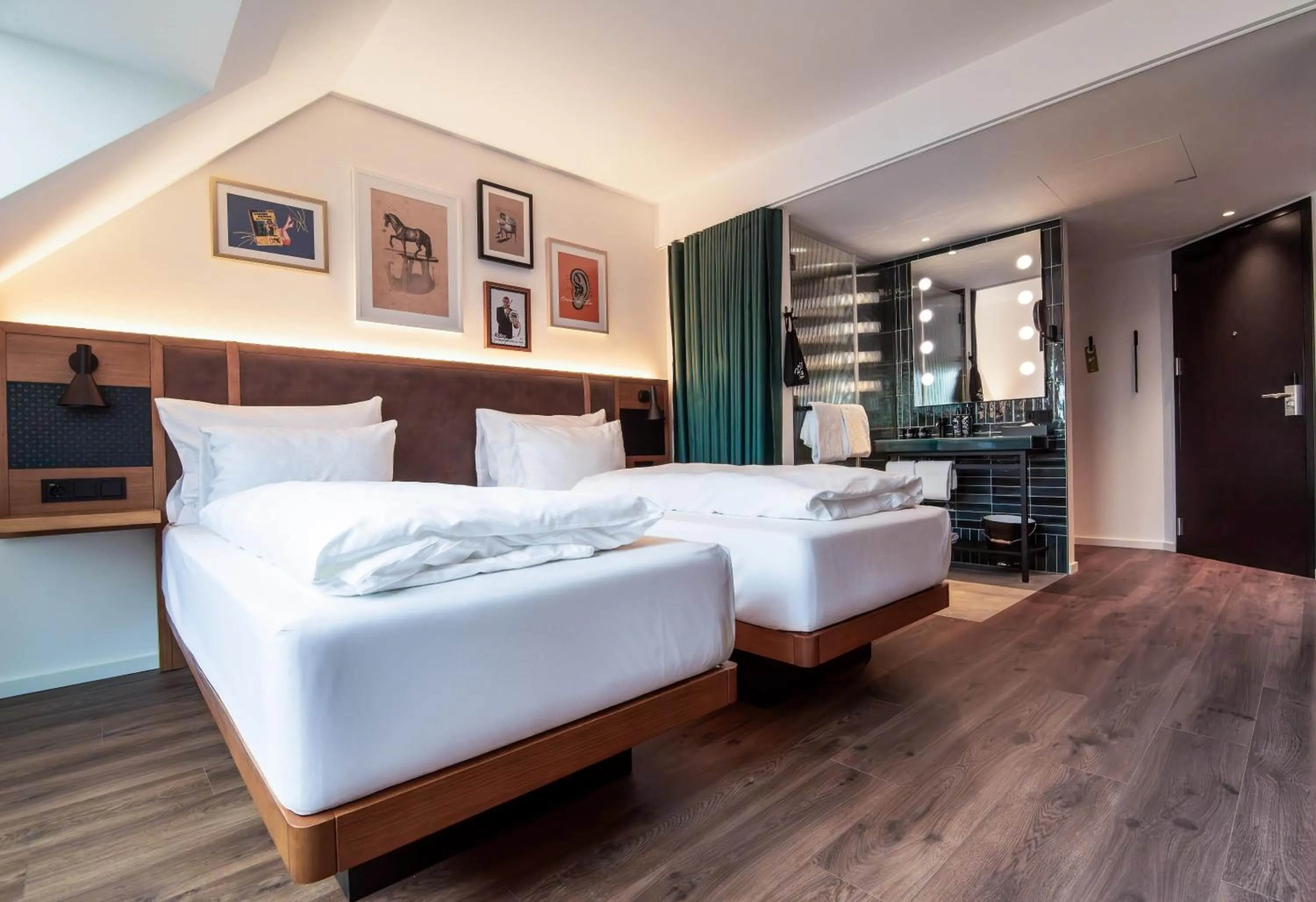 Bed in Hotel Schani UNO City