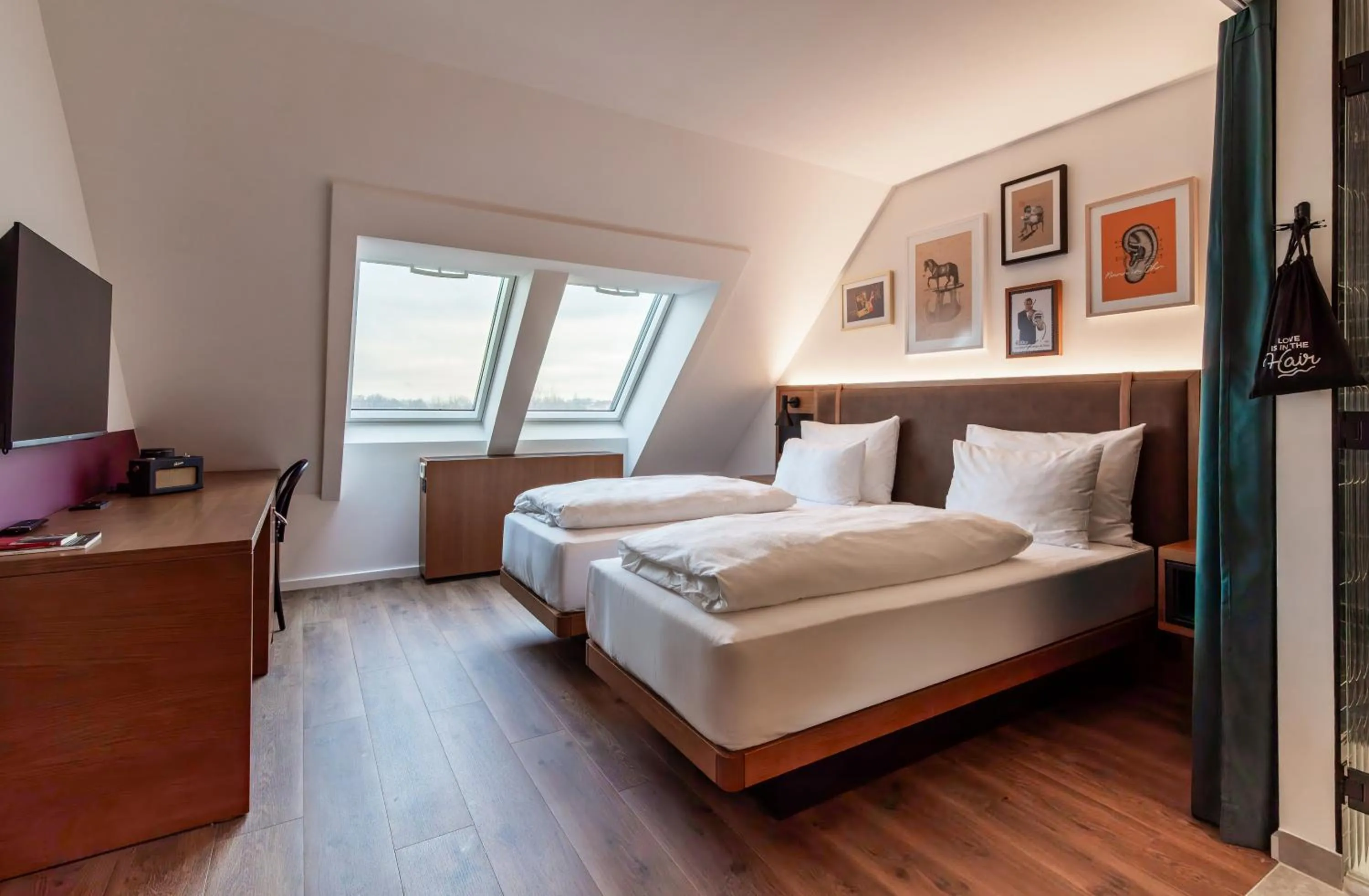 Bed in Hotel Schani UNO City