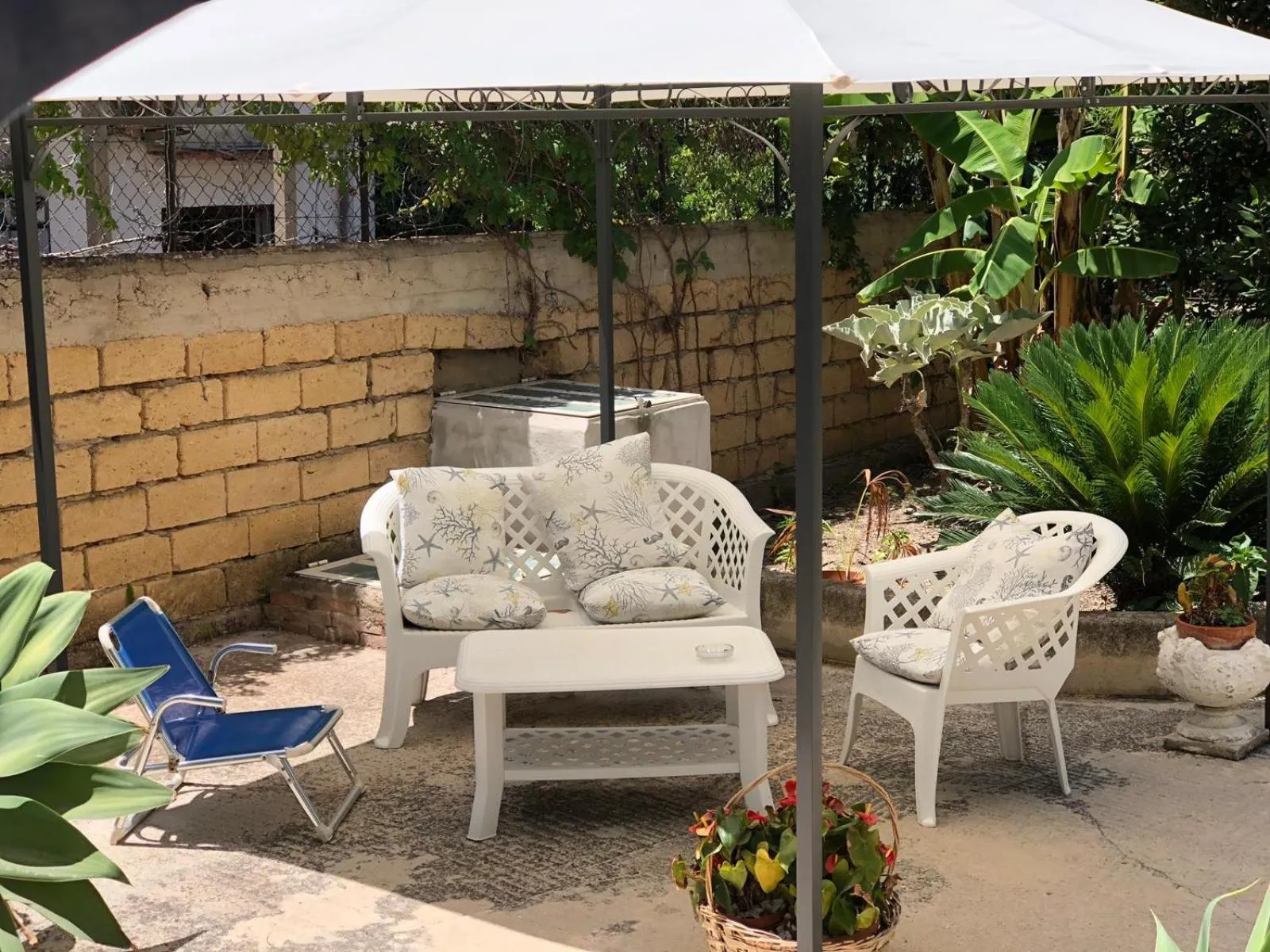 Garden view in B&B Scala dei Turchi Beach