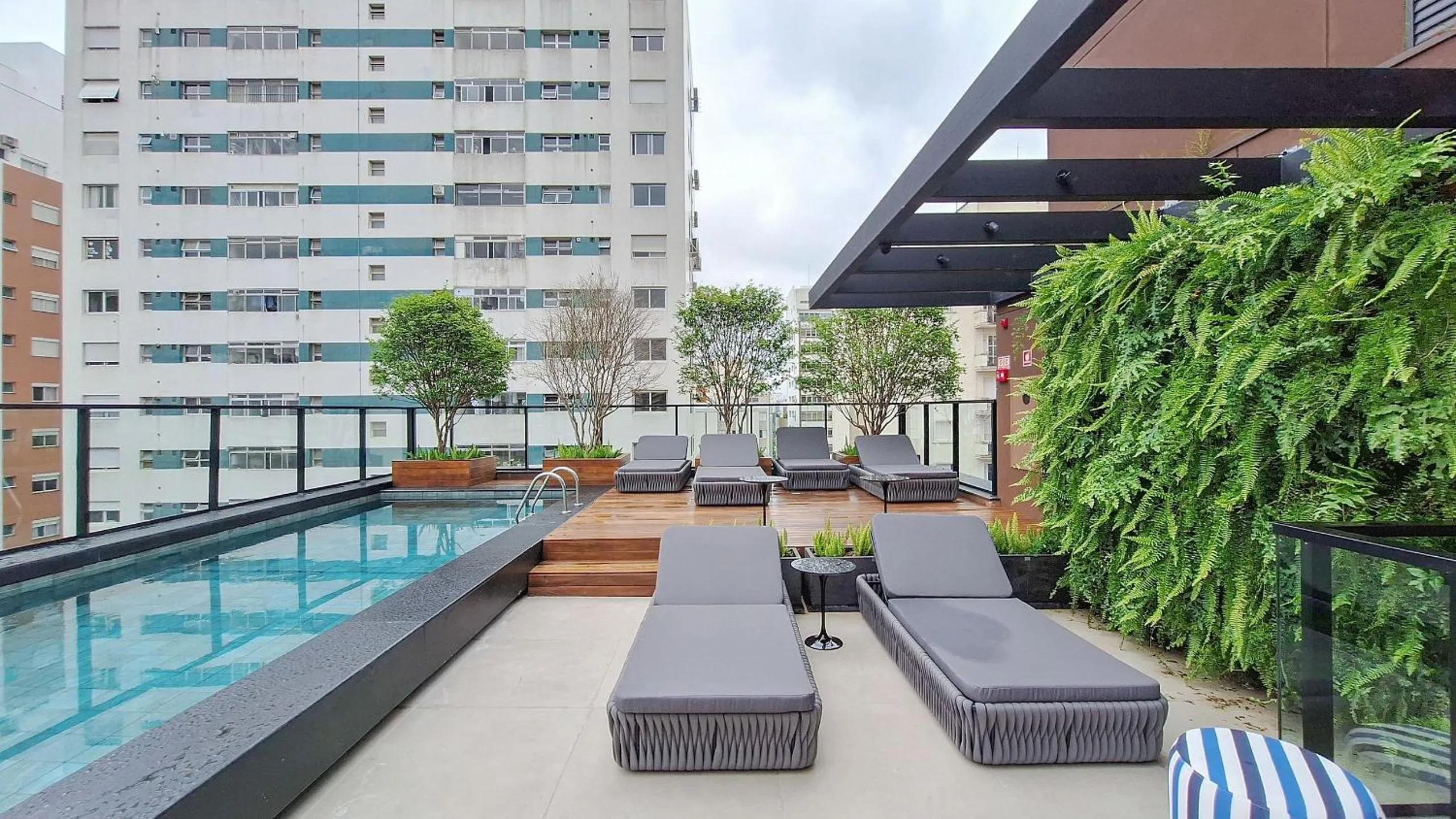 Swimming pool in Hit Itaim