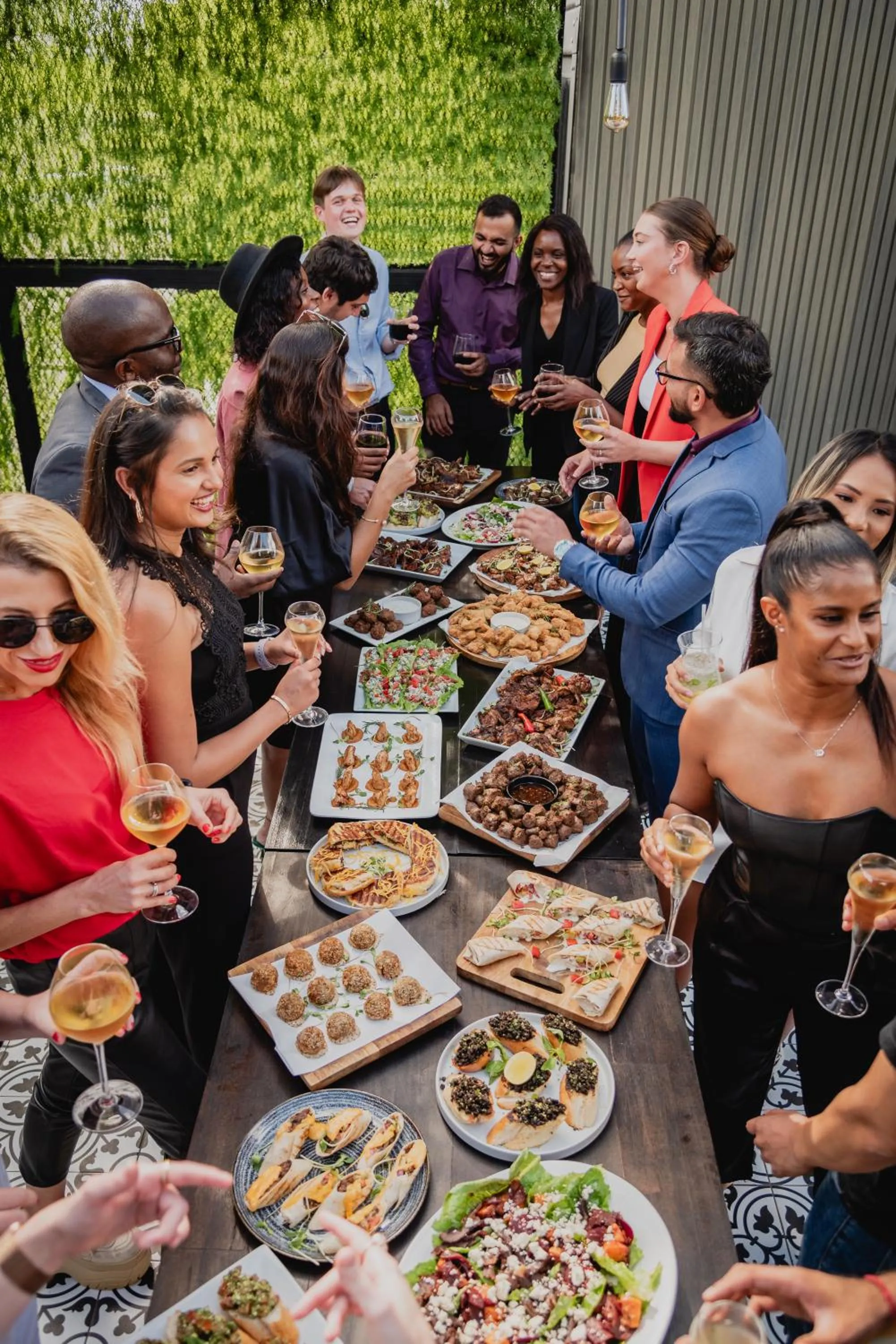 Restaurant/places to eat in Cargo88 Hotel