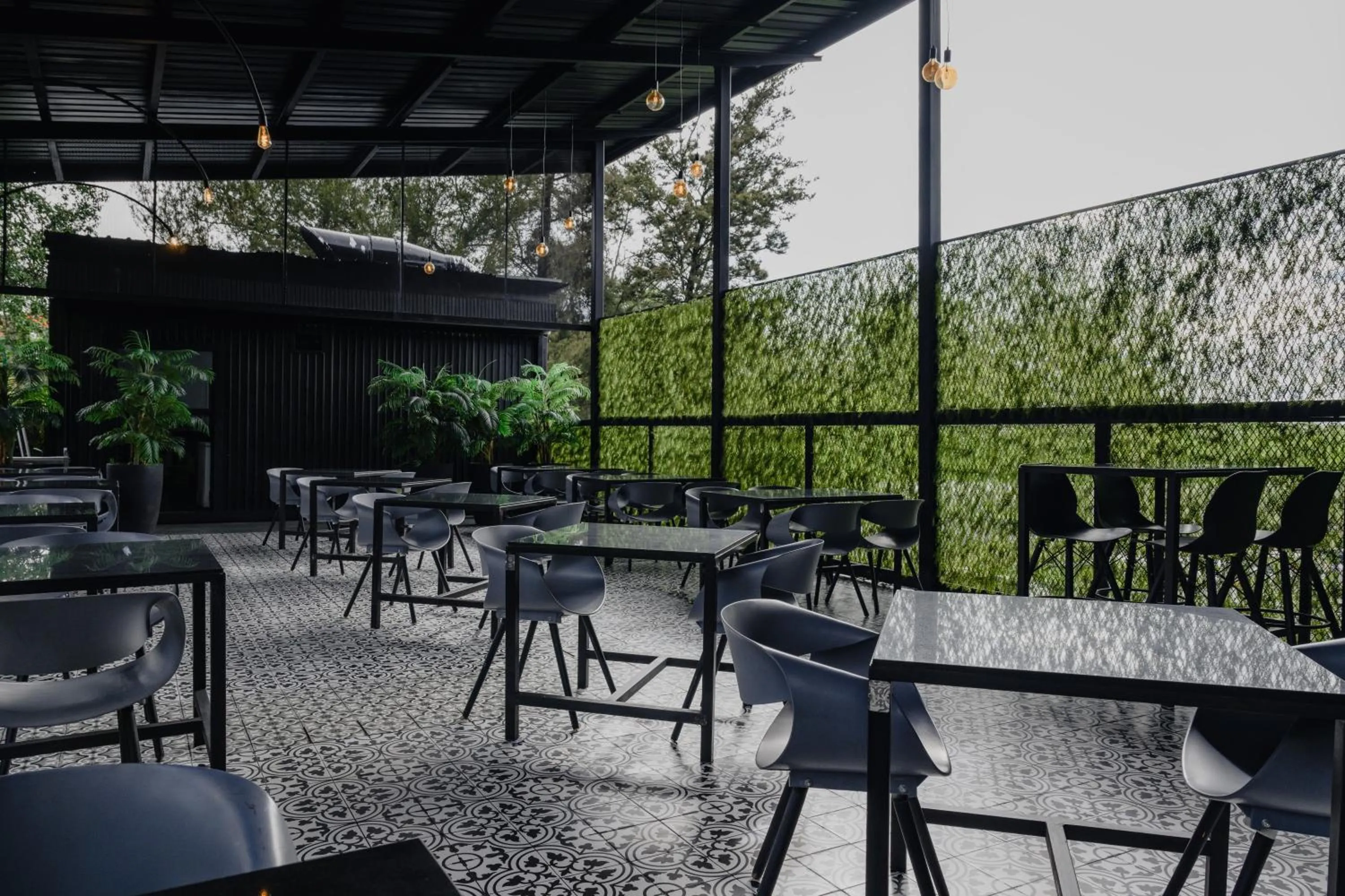 Restaurant/places to eat in Cargo88 Hotel