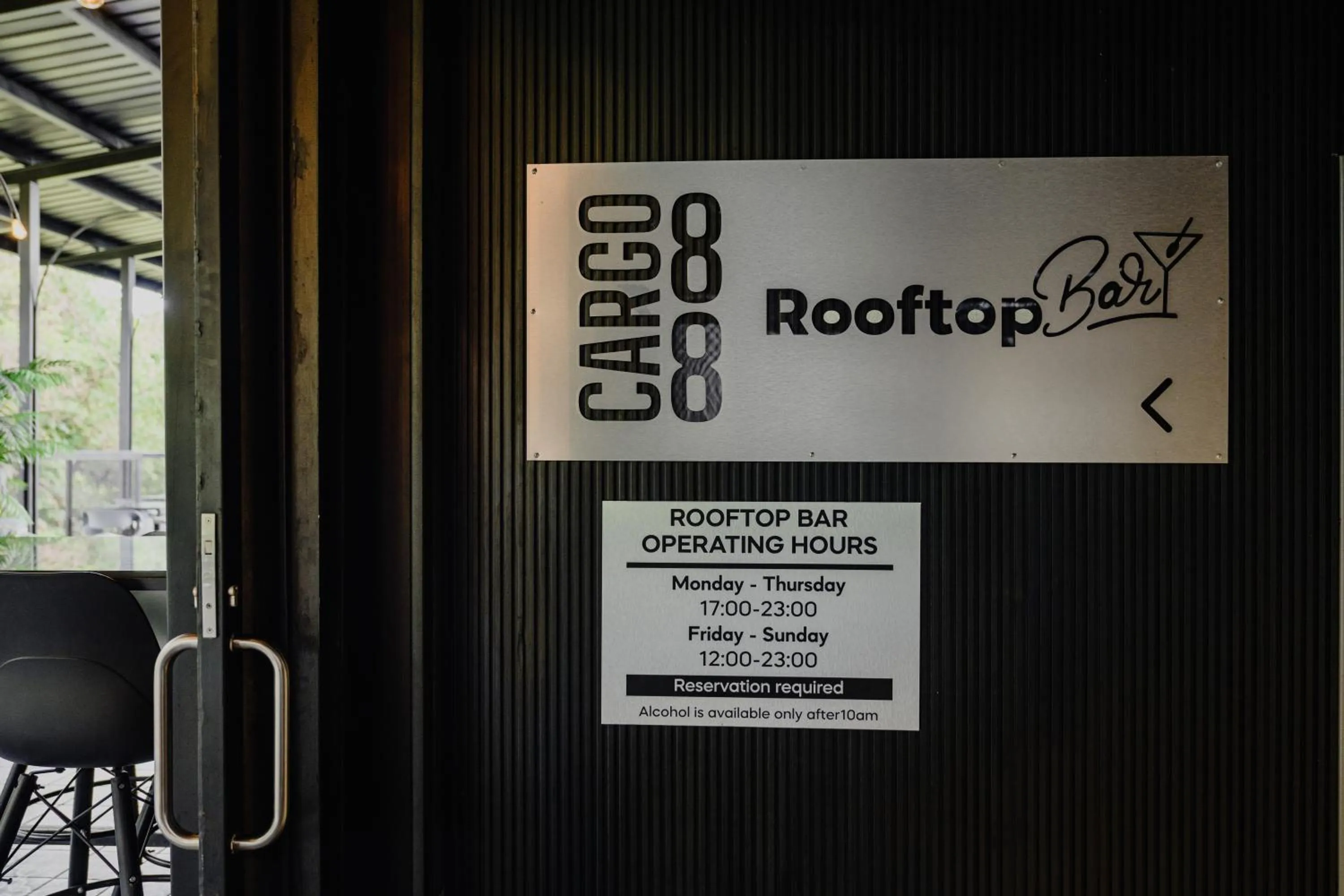 Restaurant/places to eat in Cargo88 Hotel