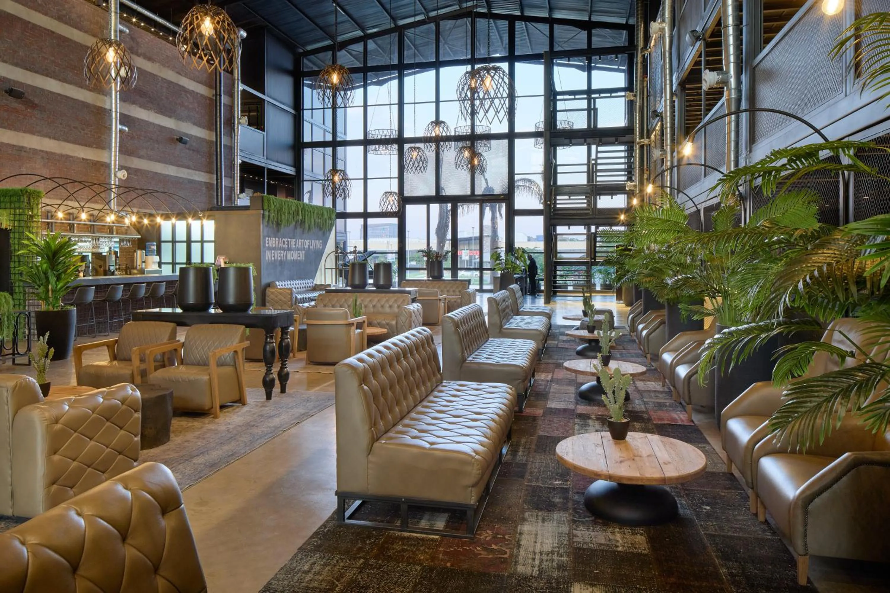 Restaurant/places to eat in Cargo88 Hotel