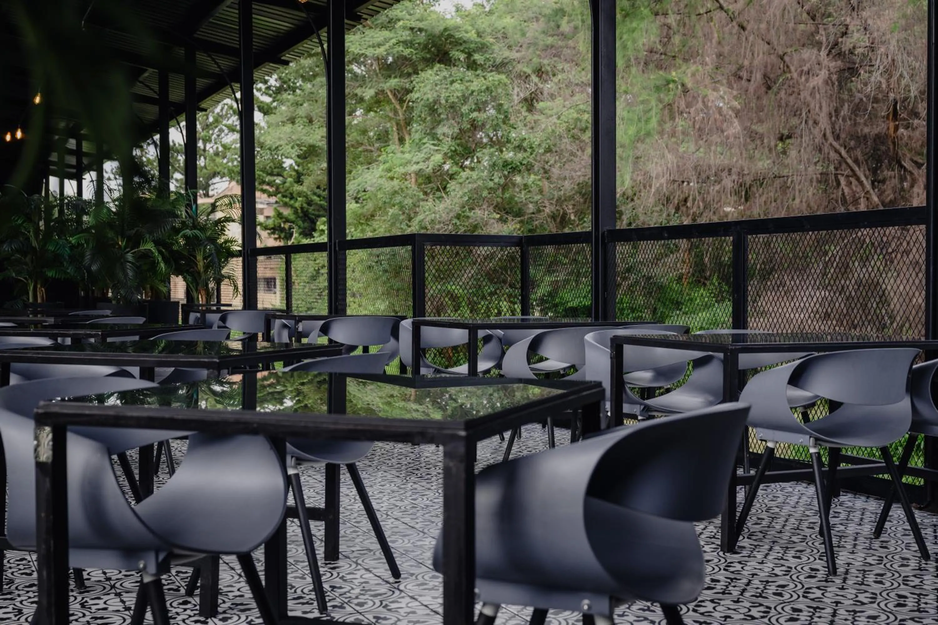 Restaurant/places to eat in Cargo88 Hotel