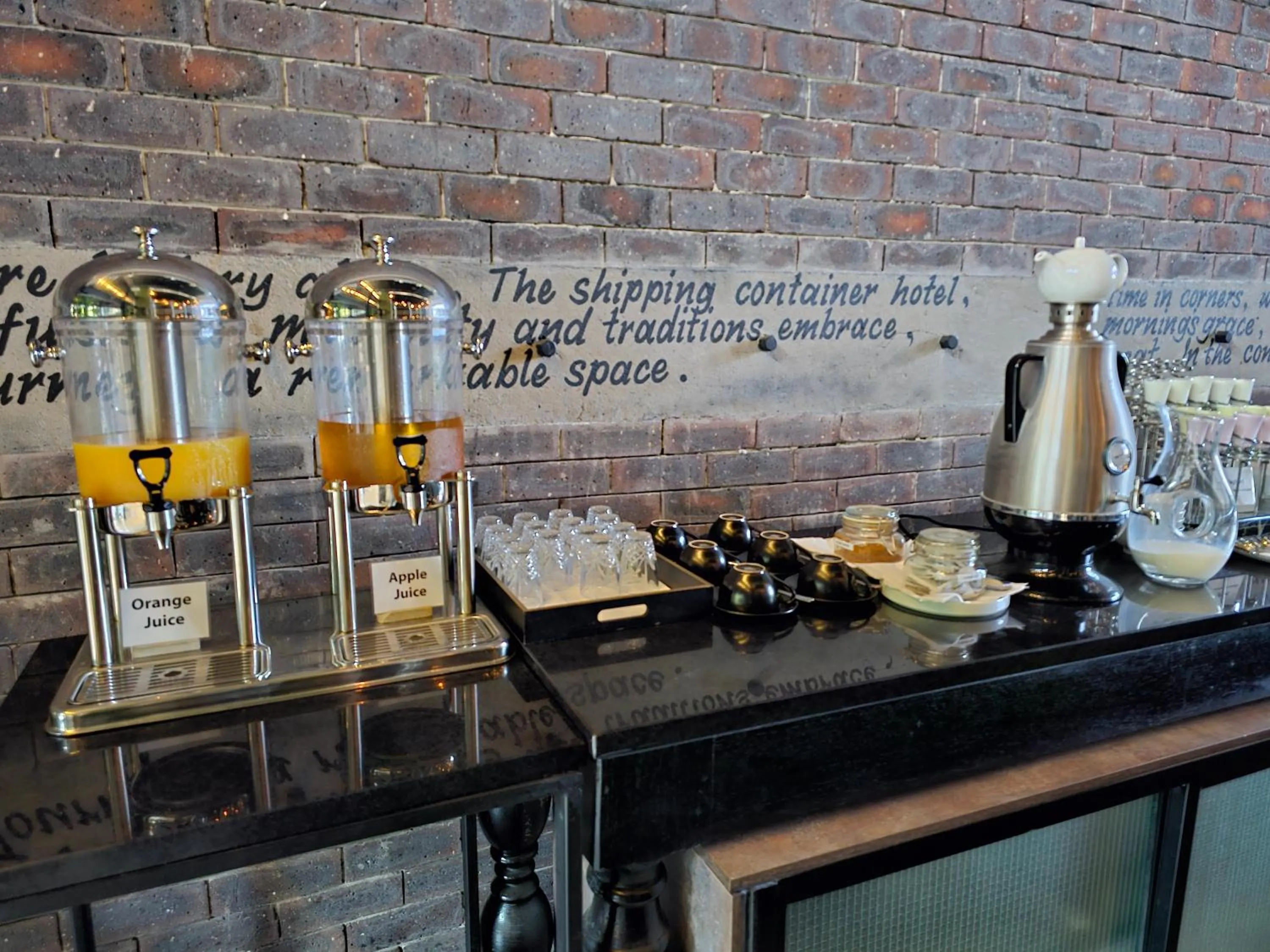 Coffee/tea facilities in Cargo88 Hotel