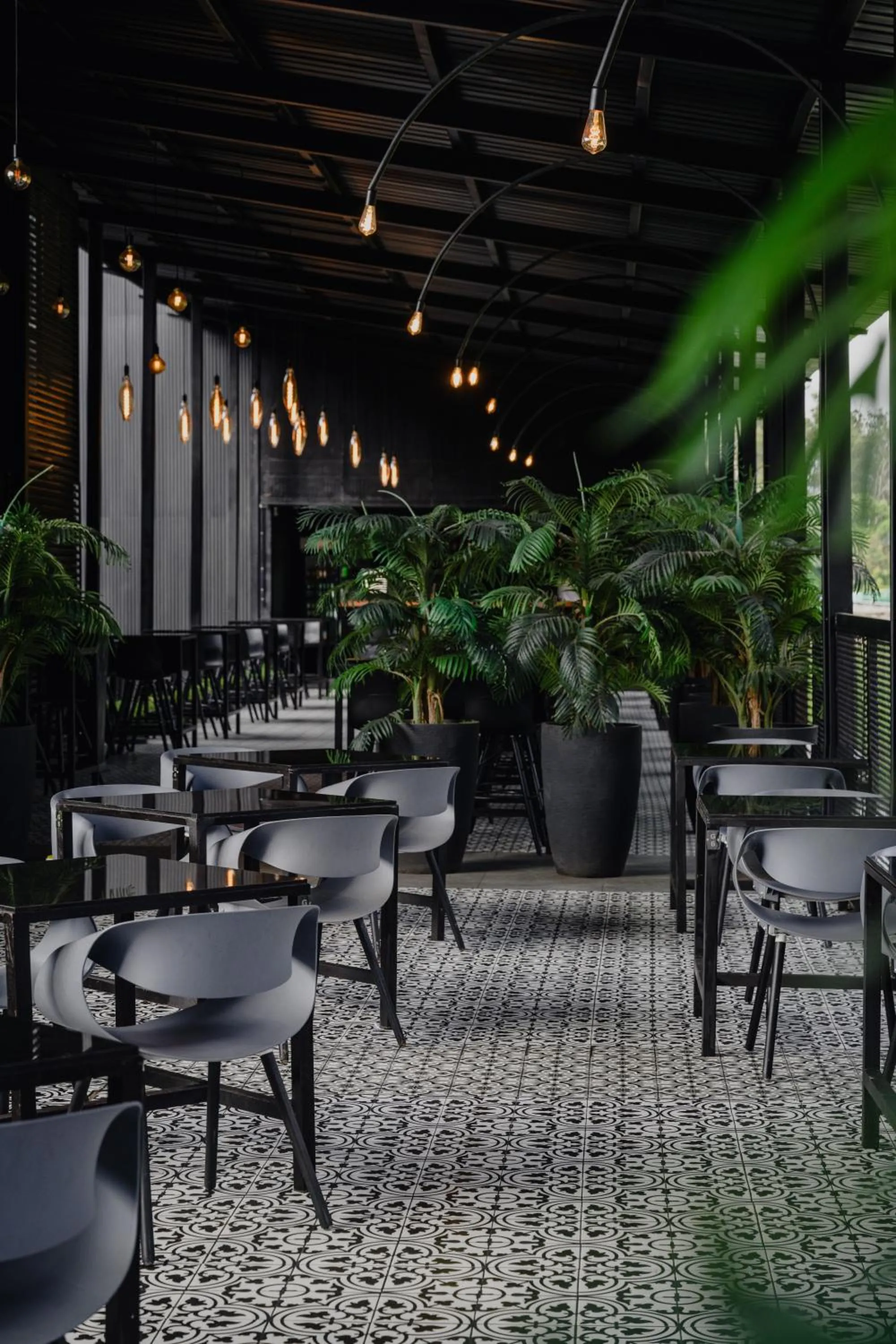 Restaurant/places to eat in Cargo88 Hotel