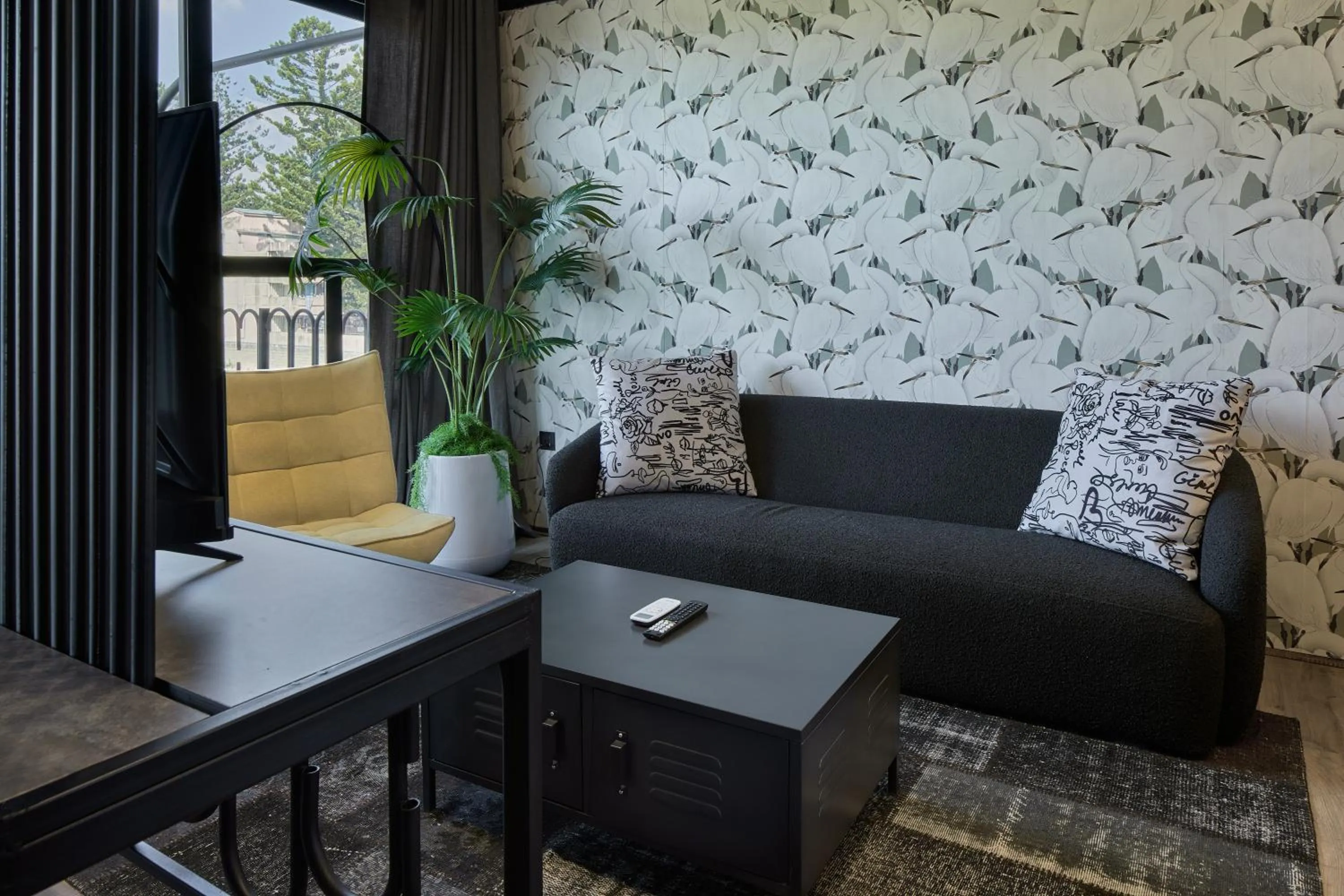 Living room in Cargo88 Hotel