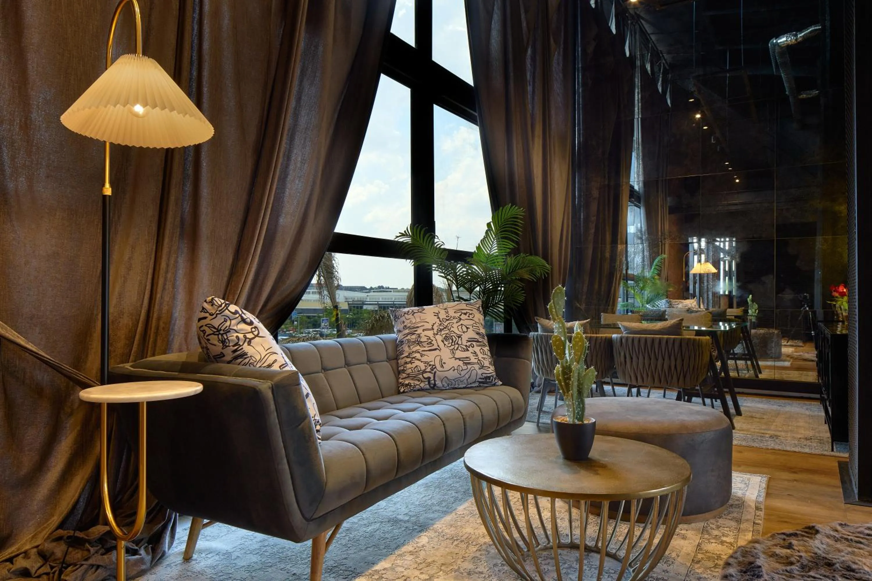 Living room in Cargo88 Hotel