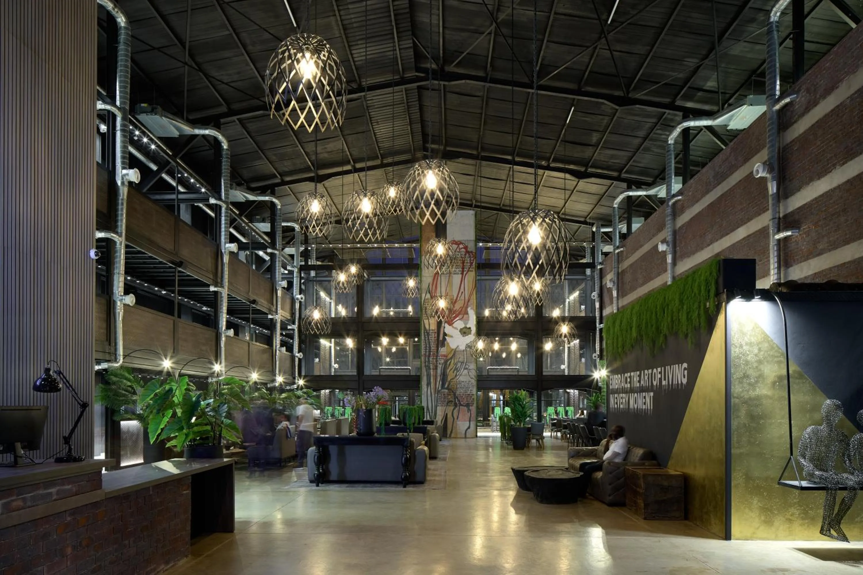 Restaurant/places to eat in Cargo88 Hotel