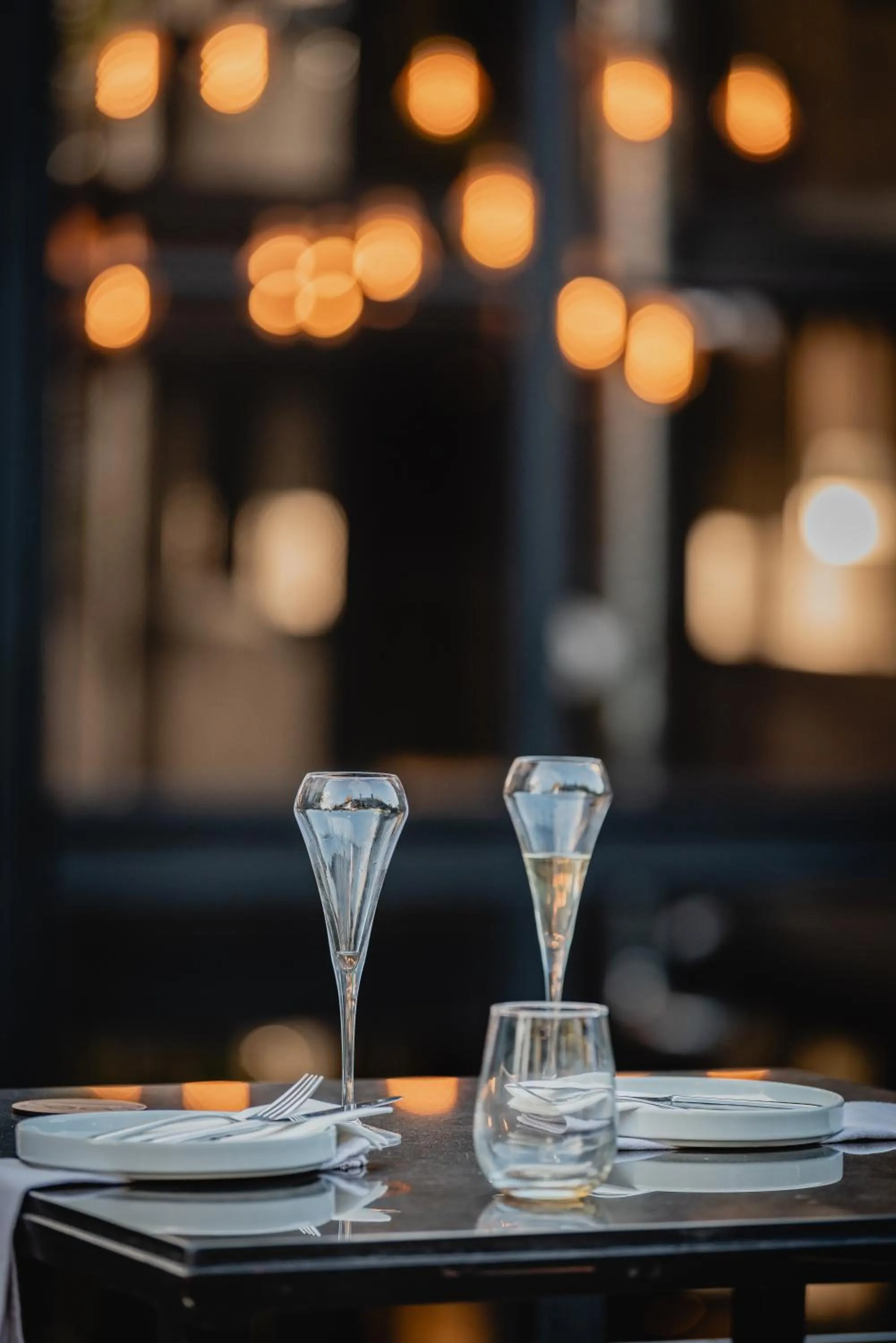 Restaurant/places to eat in Cargo88 Hotel