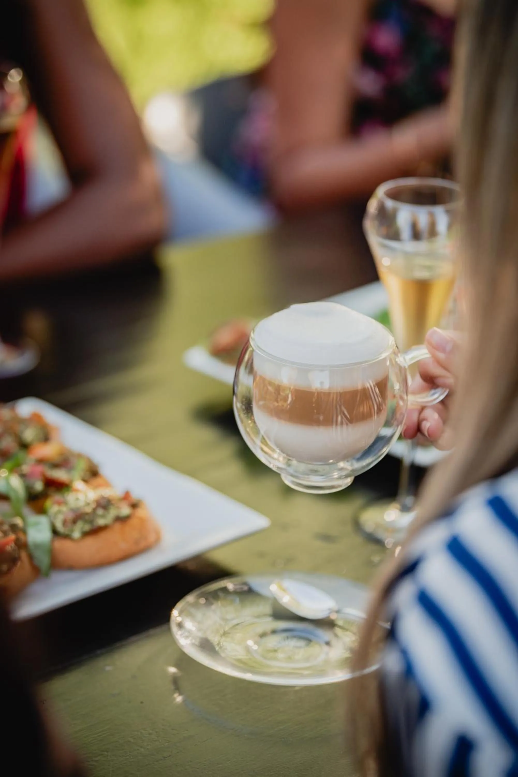 Restaurant/places to eat in Cargo88 Hotel