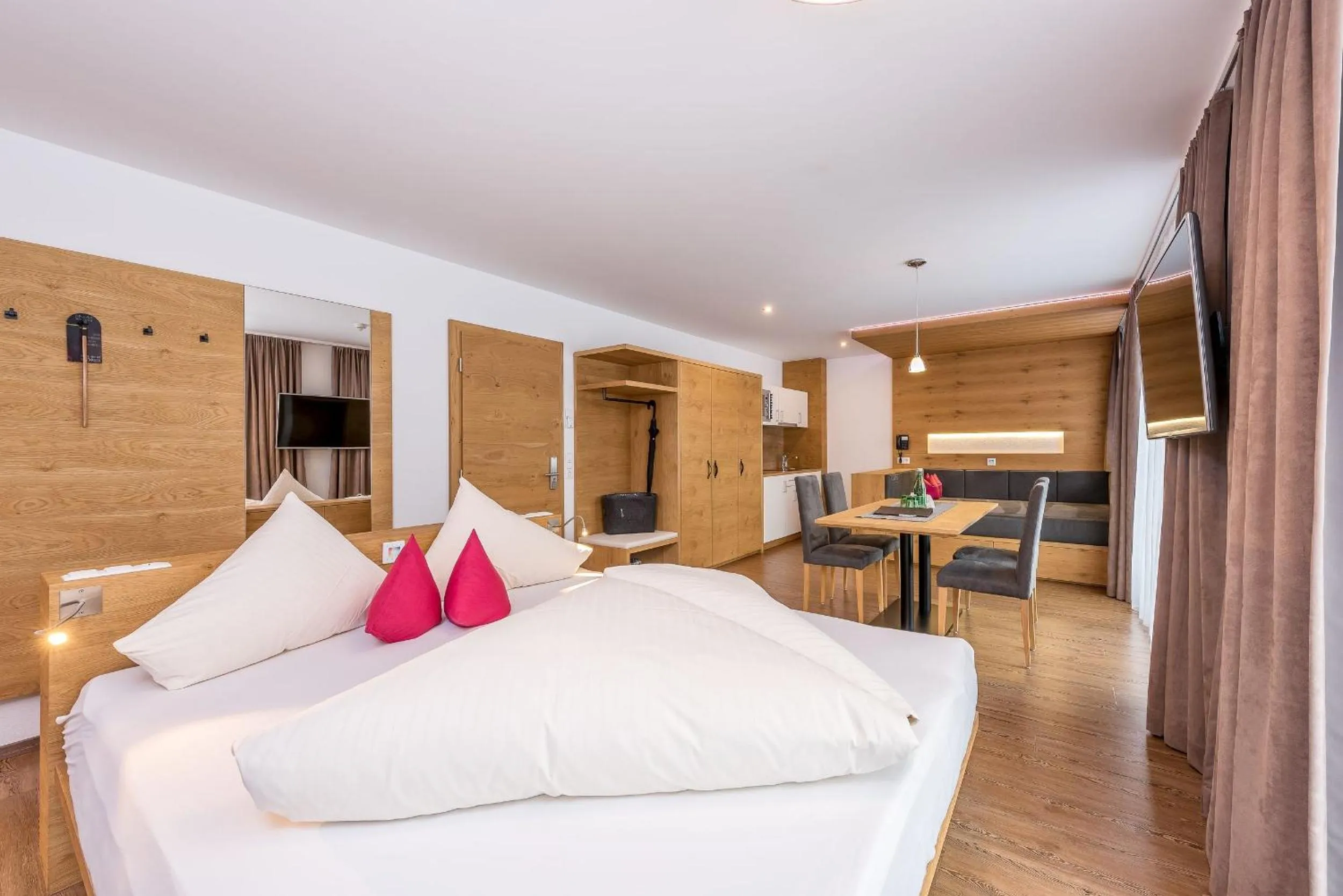 Bedroom, Bed in Mountain Resort M&M