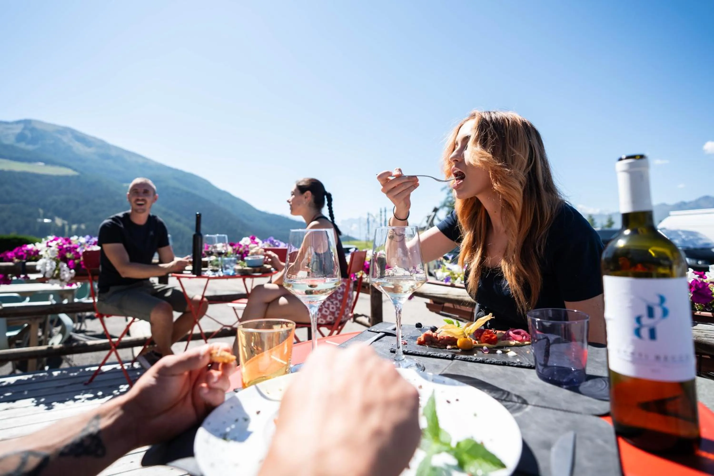 Restaurant/places to eat in CHALET DES ALPES