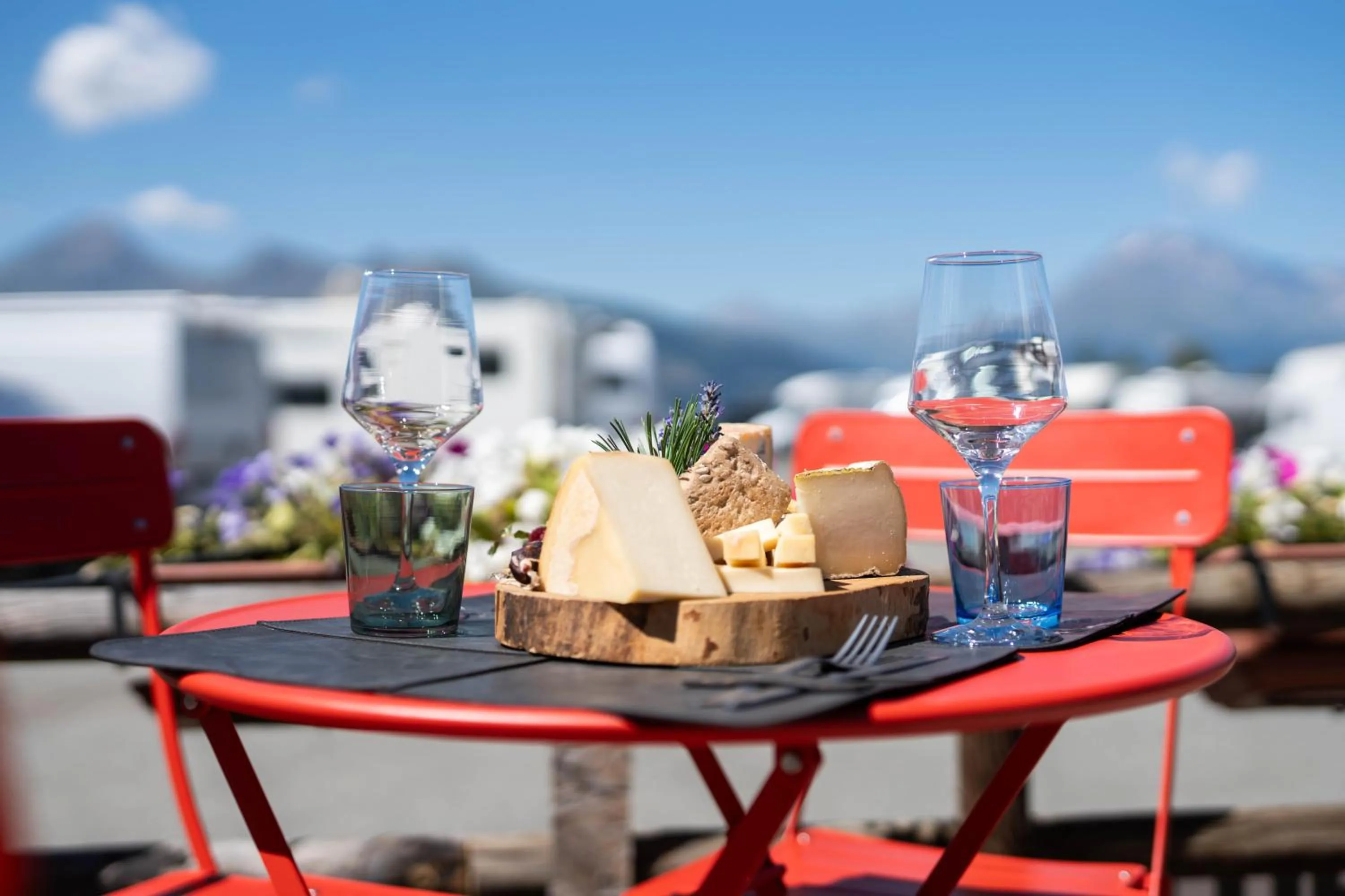 Food and drinks in CHALET DES ALPES