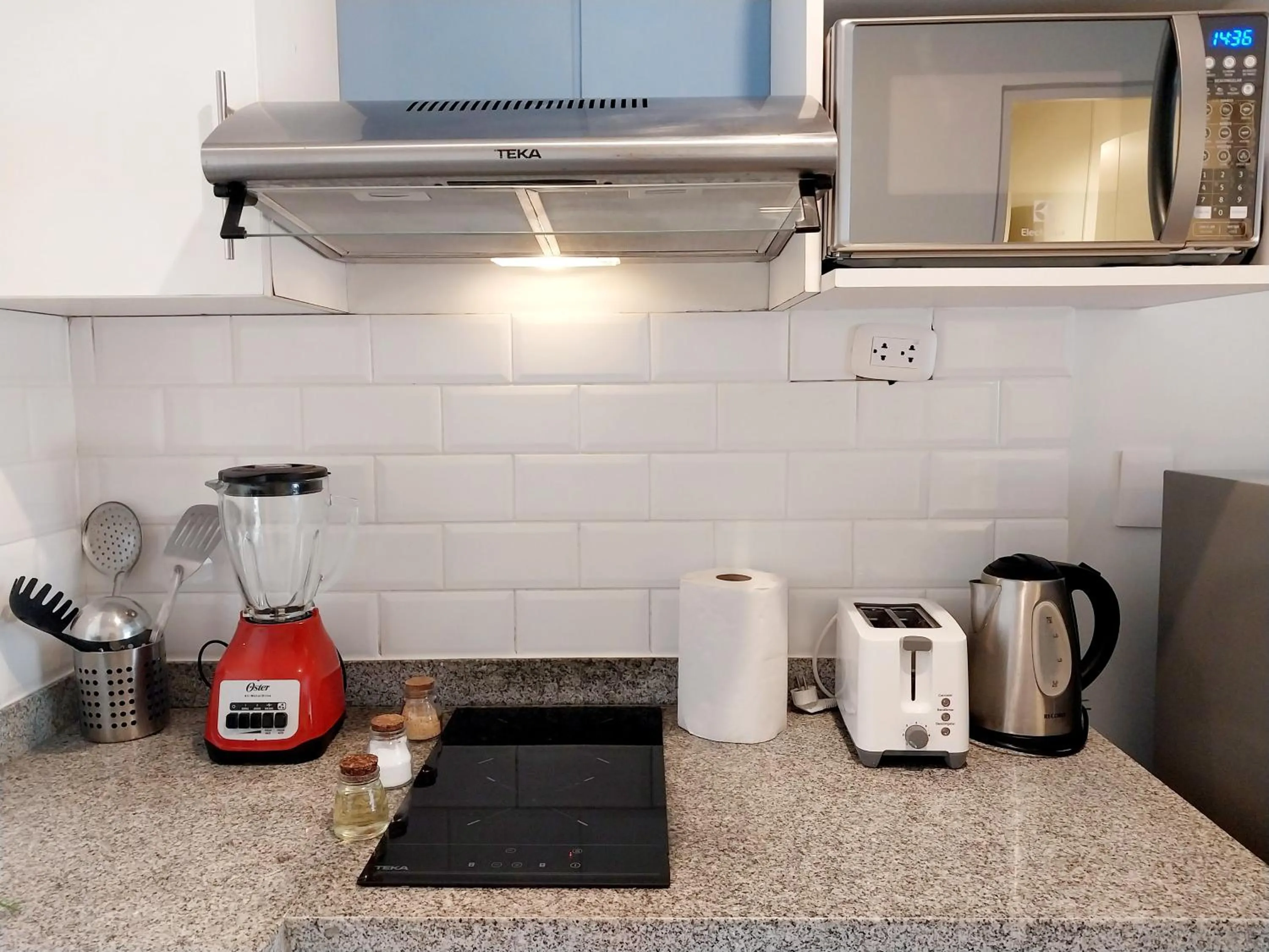 Food in Quark Apartments