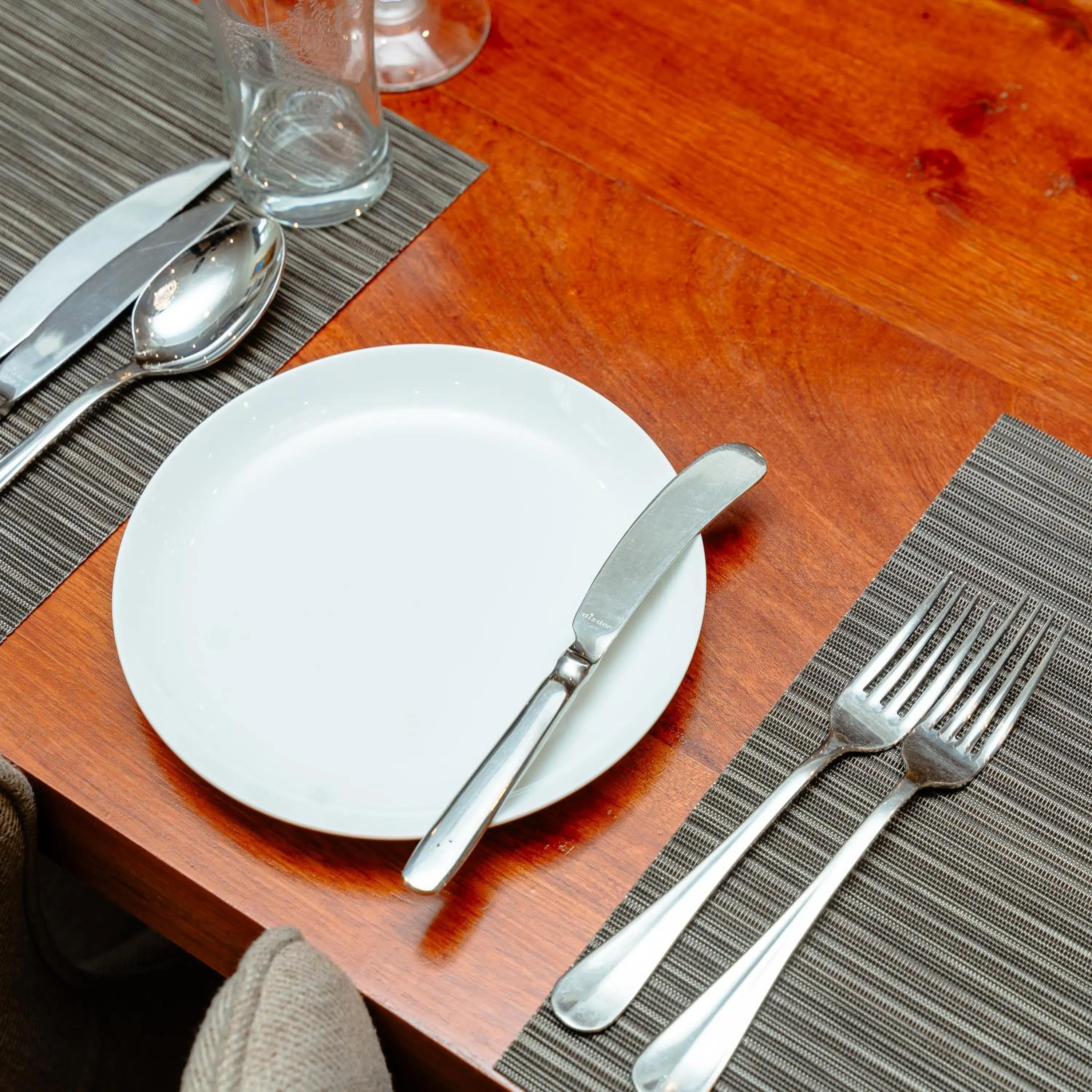 Food and drinks in The Monarch Hotel