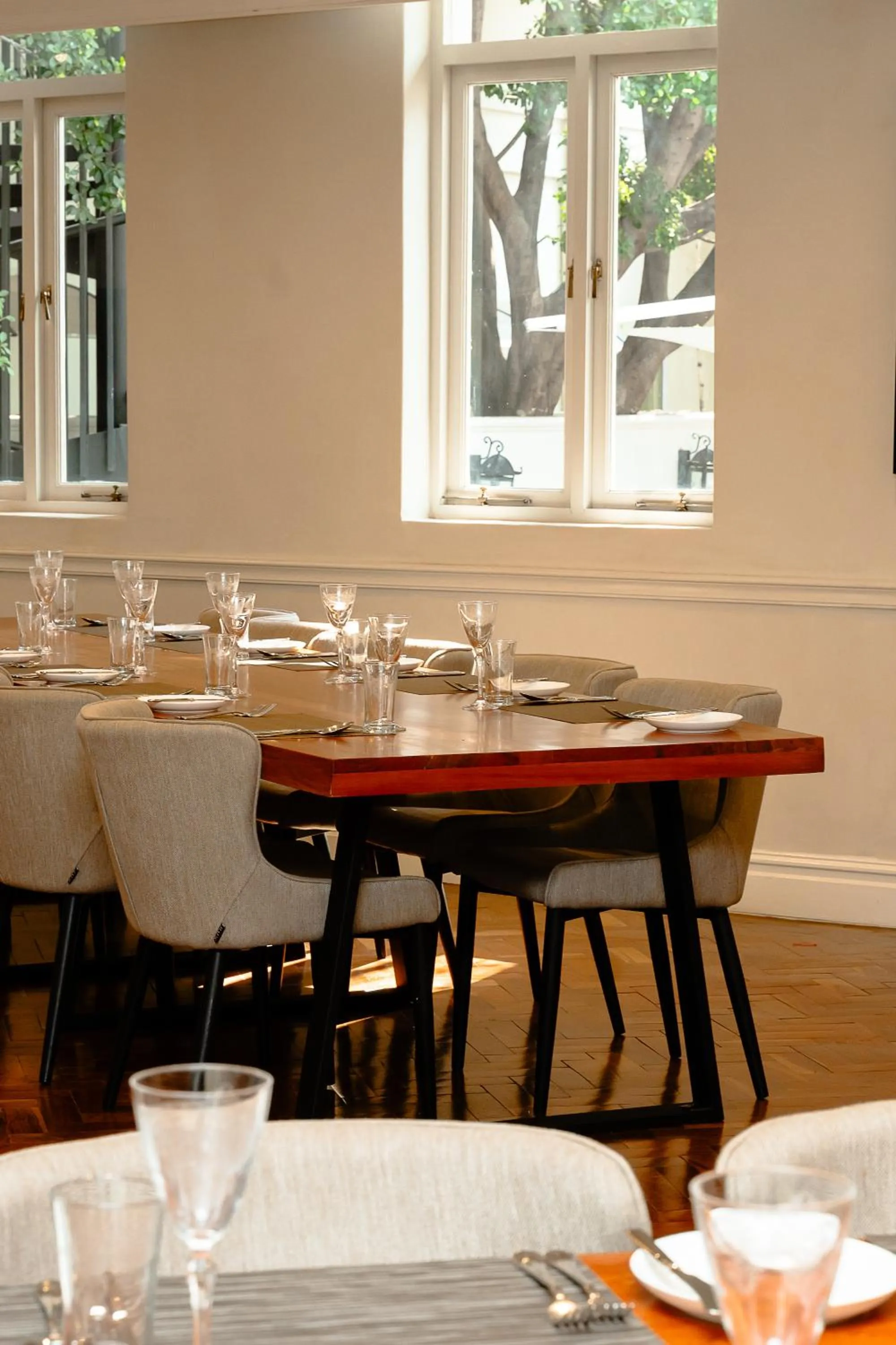 Restaurant/places to eat in The Monarch Hotel